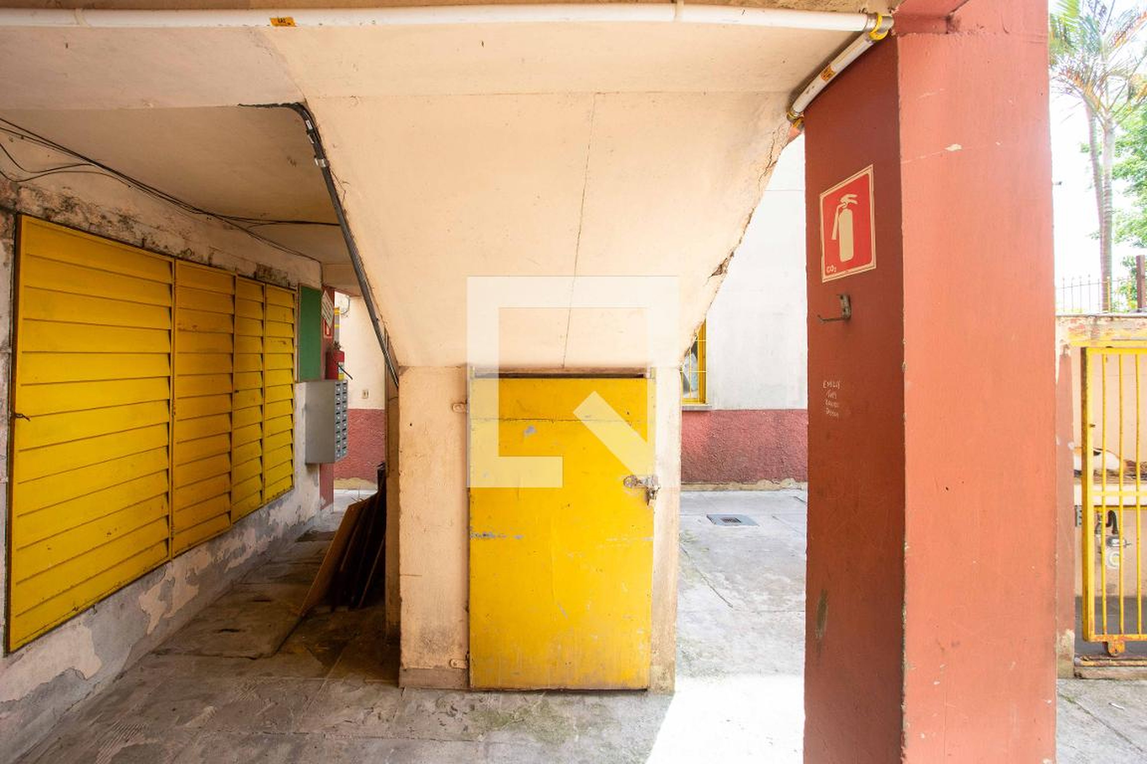 Hall de entrada Condomínio em Rua Socialista, 95