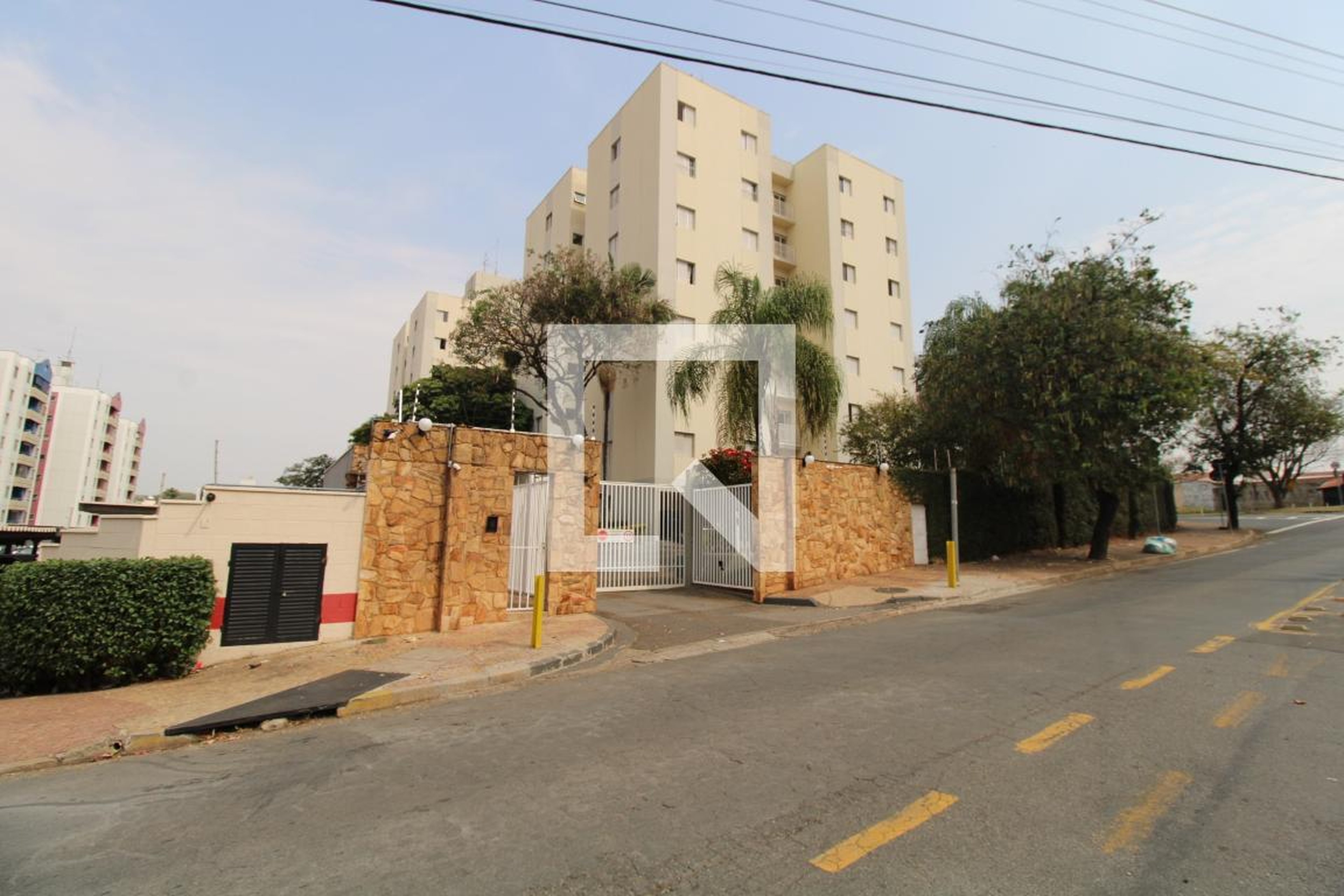 Fachada do Condomínio Condomínio Santa Genebra