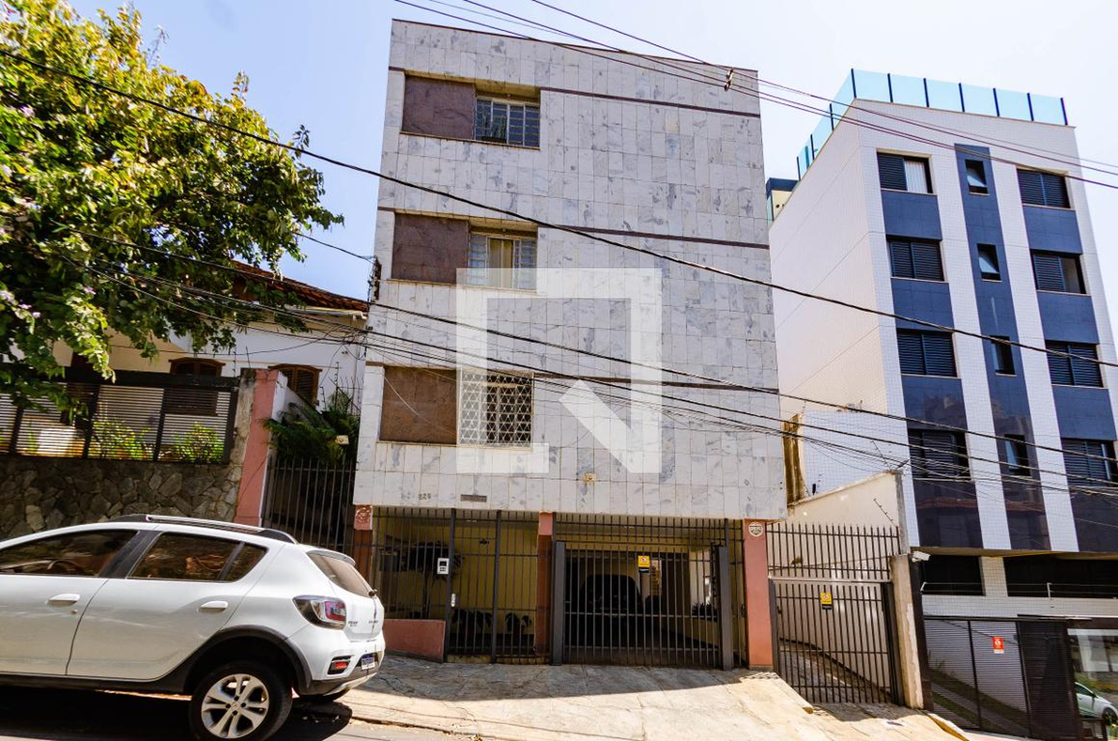 Fachada Condomínio em Rua Padre Francisco Arantes, 126