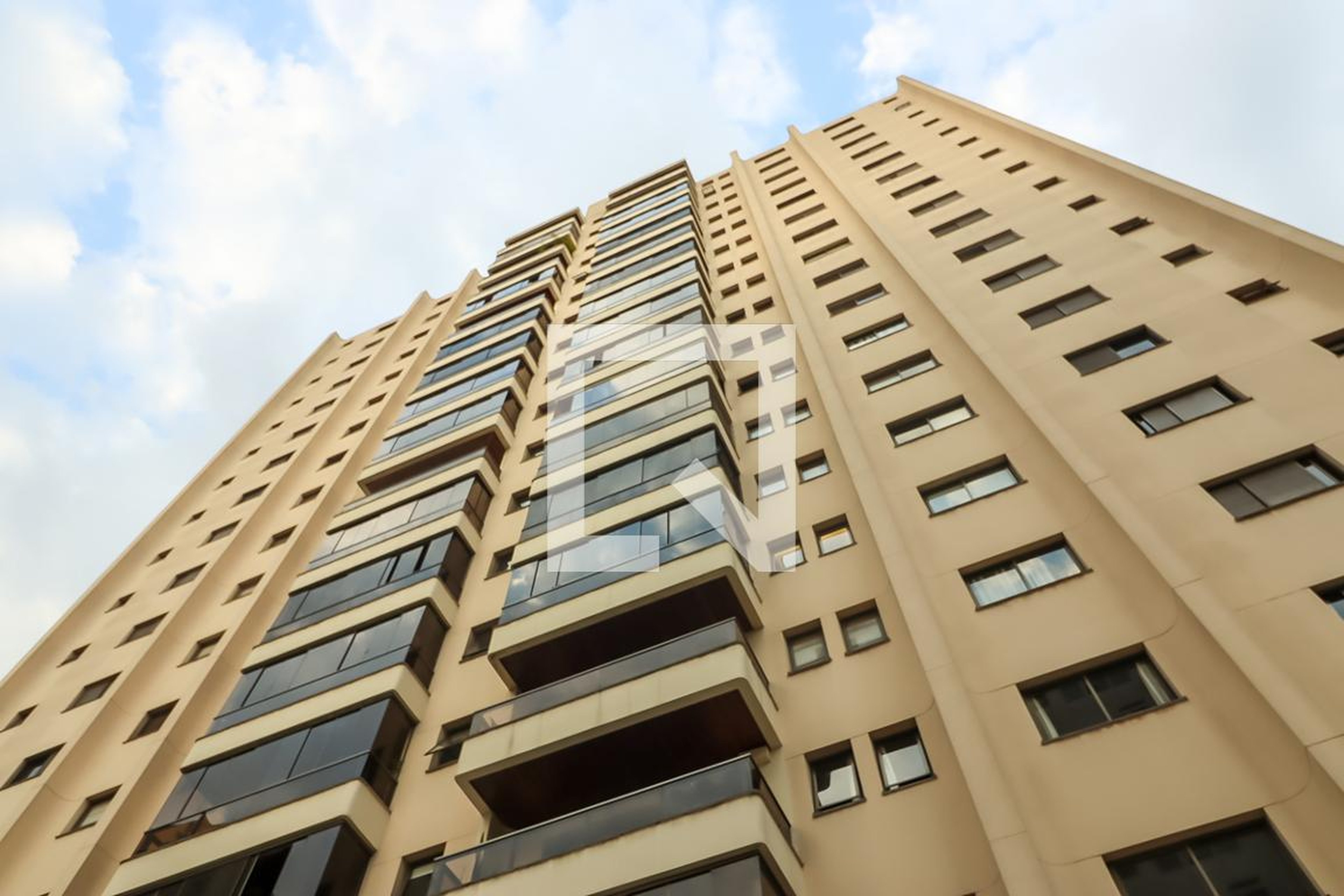 Fachada do Prédio Condomínio Villa Cadoro