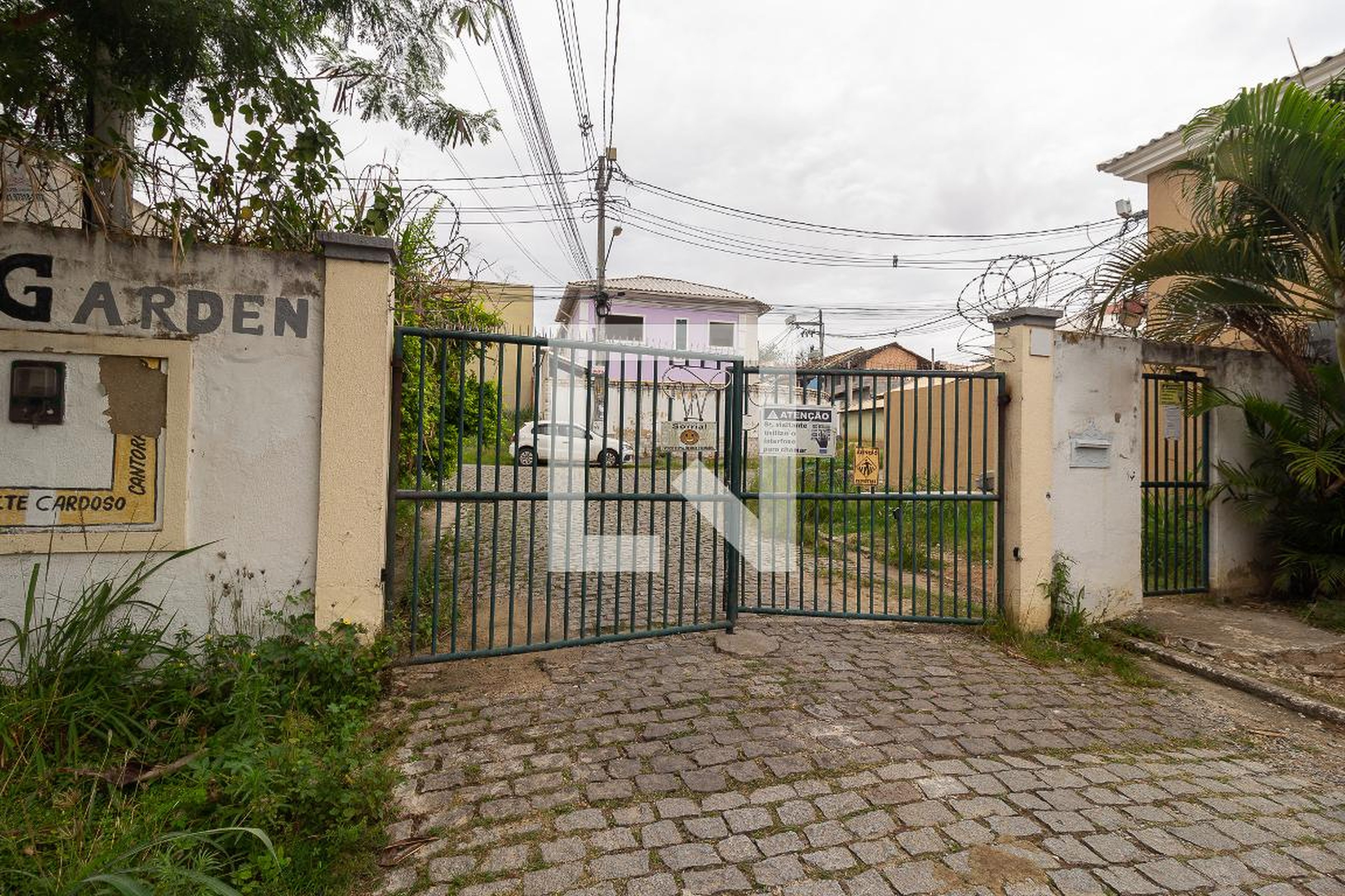Fachada do Condomínio Condomínio em Rua Cantora Nara Leão, 100