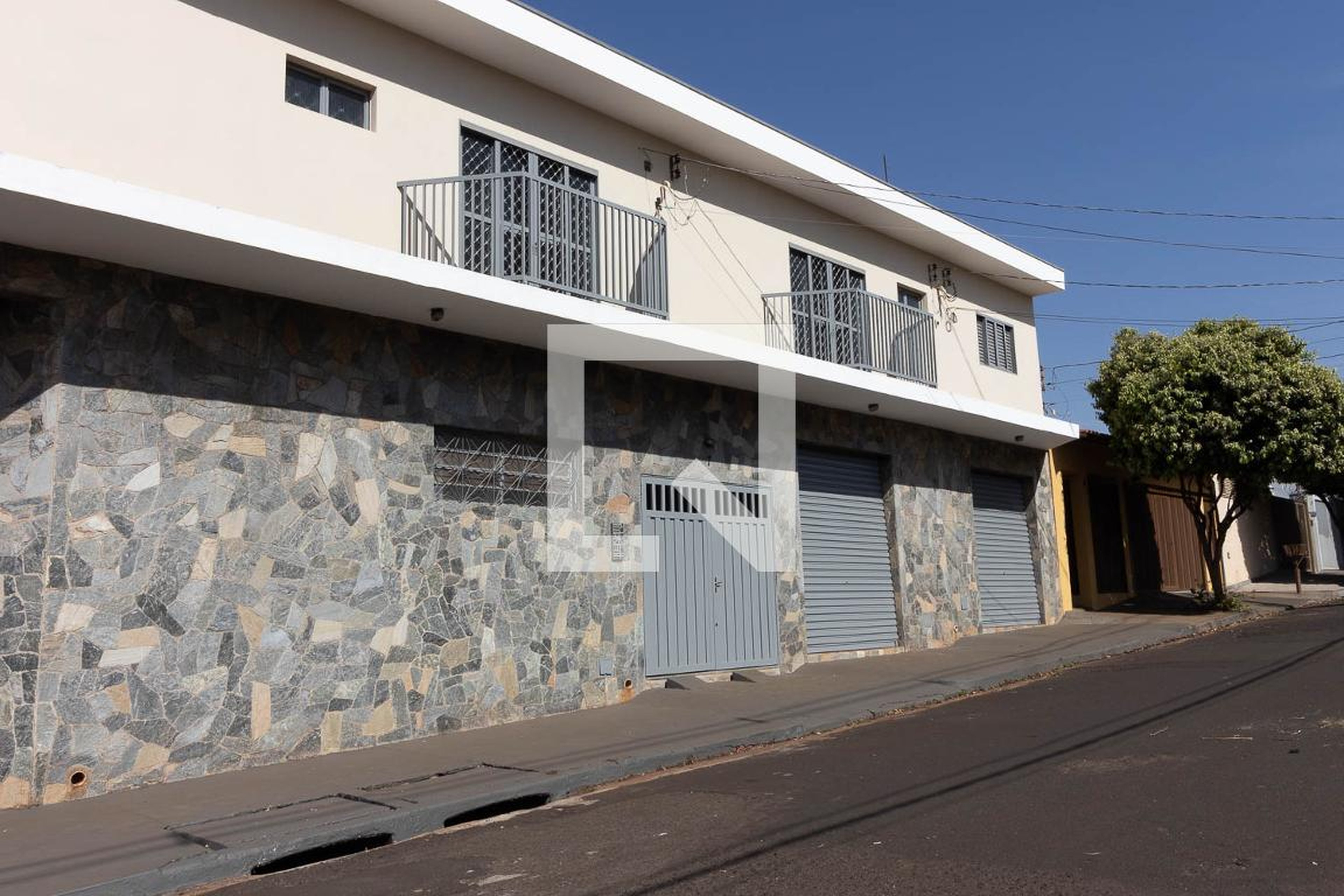 Fachada Condomínio em Rua Graciliano Ramos, 7