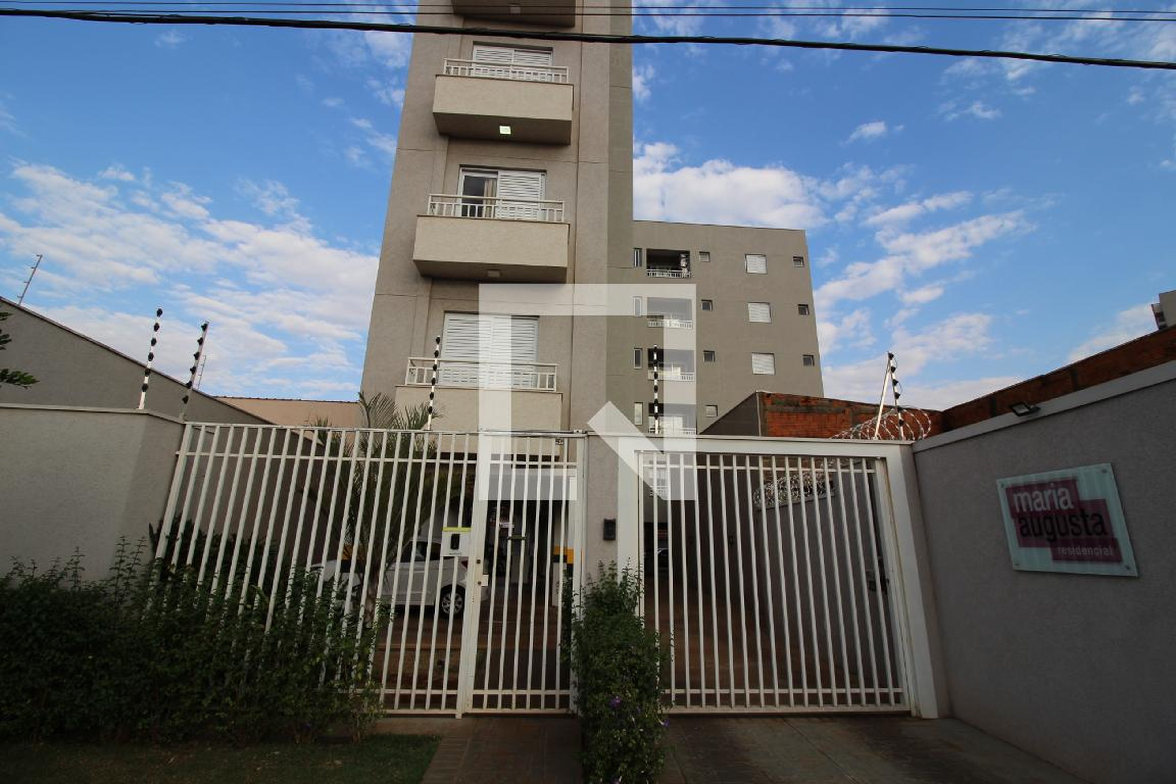 Fachada Condomínio em Rua 21 de Abril, 1275