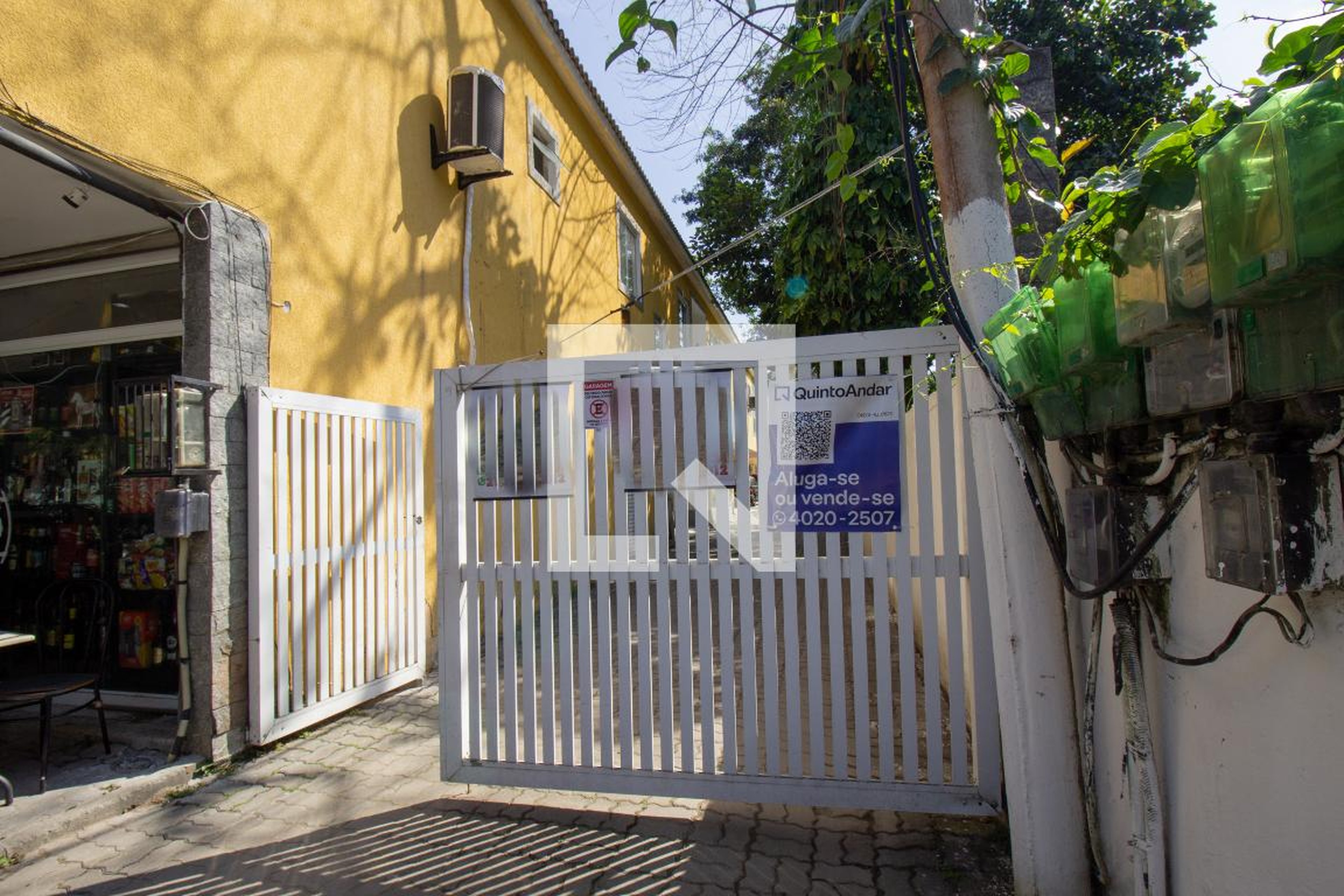 Fachada do Condomínio Condomínio em Estrada do Pacuí, 277