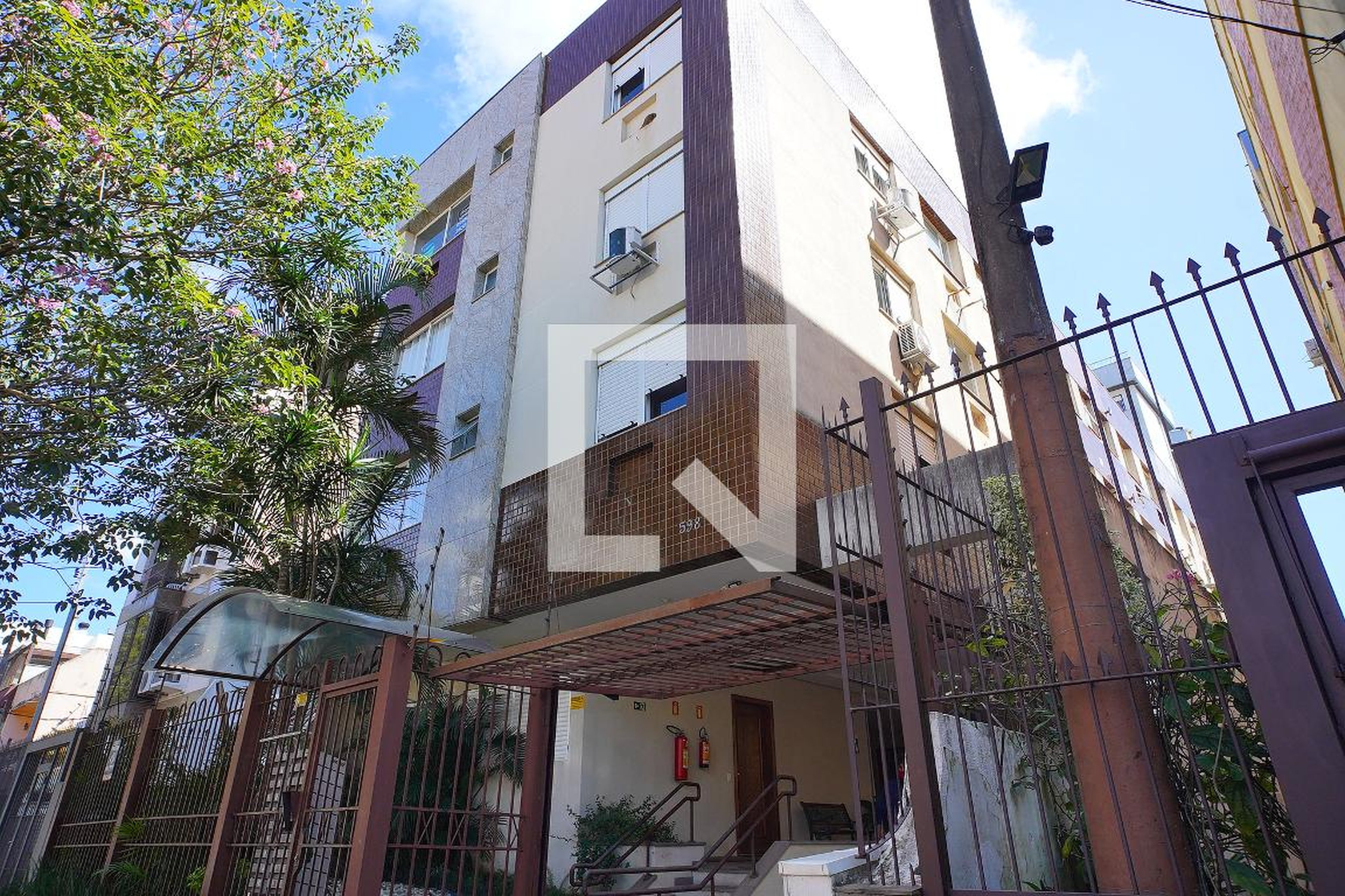 Fachada do Condomínio Condomínio Flamboyant