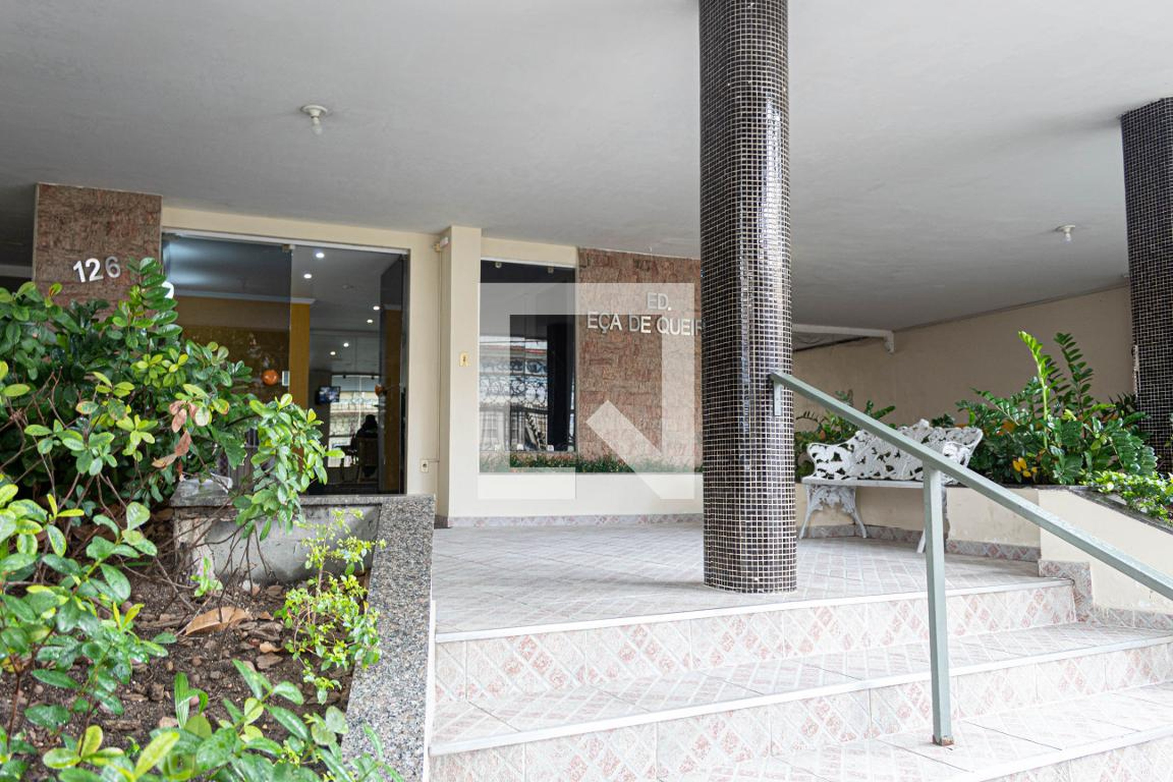 Fachada Condomínio em Rua São Vicente, 126