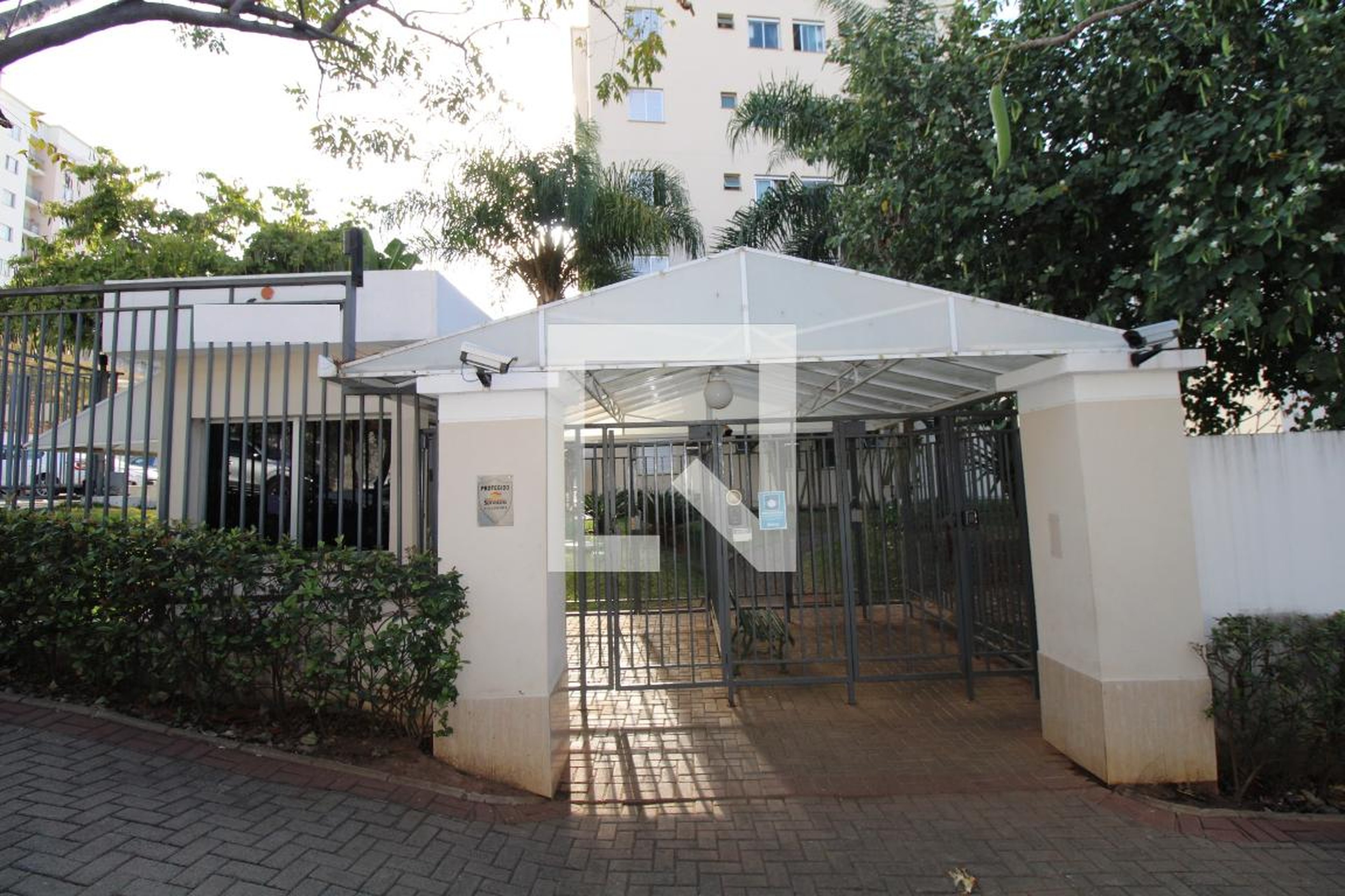 Fachada do Condomínio Condomínio Ambiance I