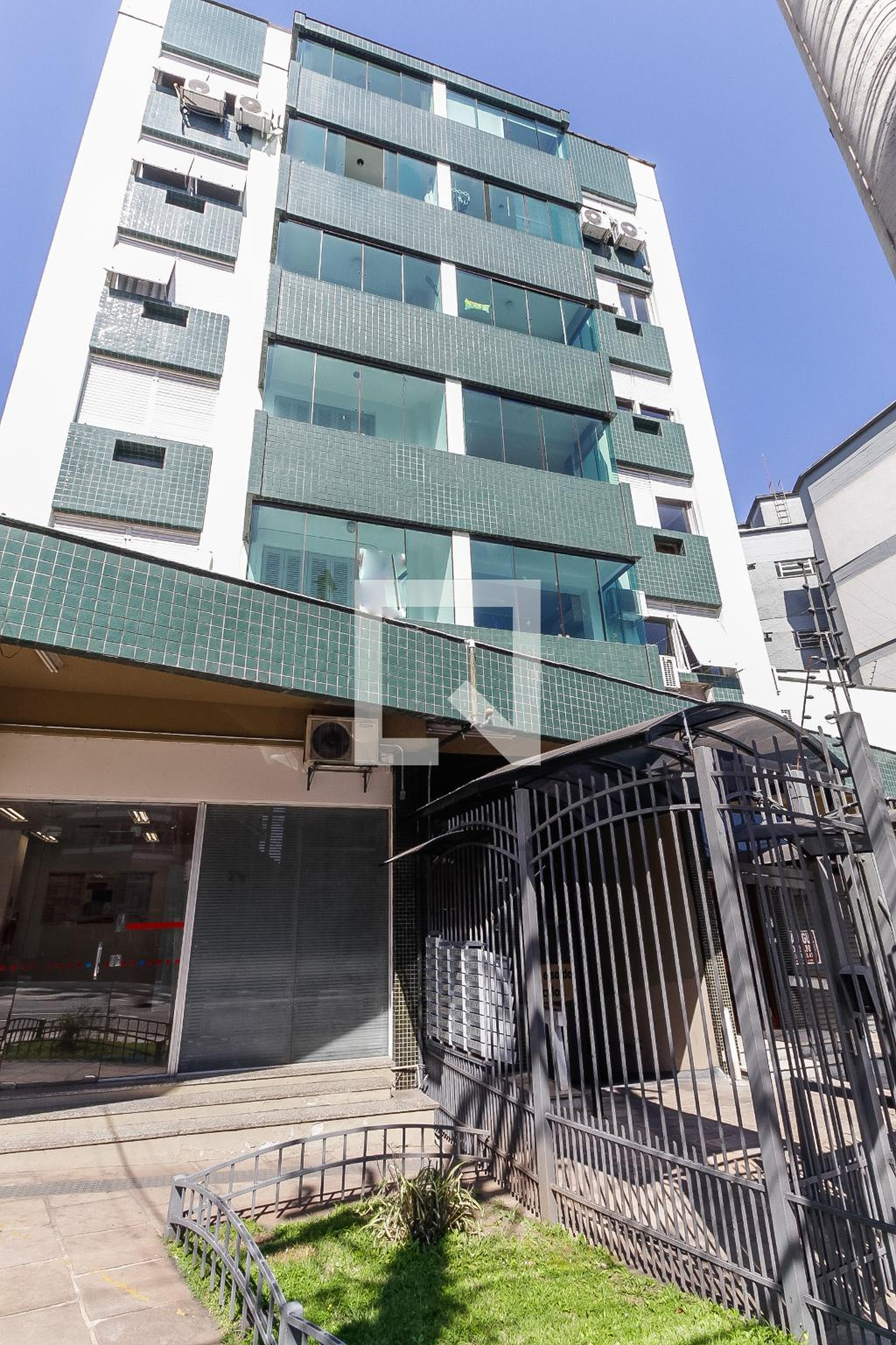 Fachada Condomínio em Avenida Protásio Alves, 2961