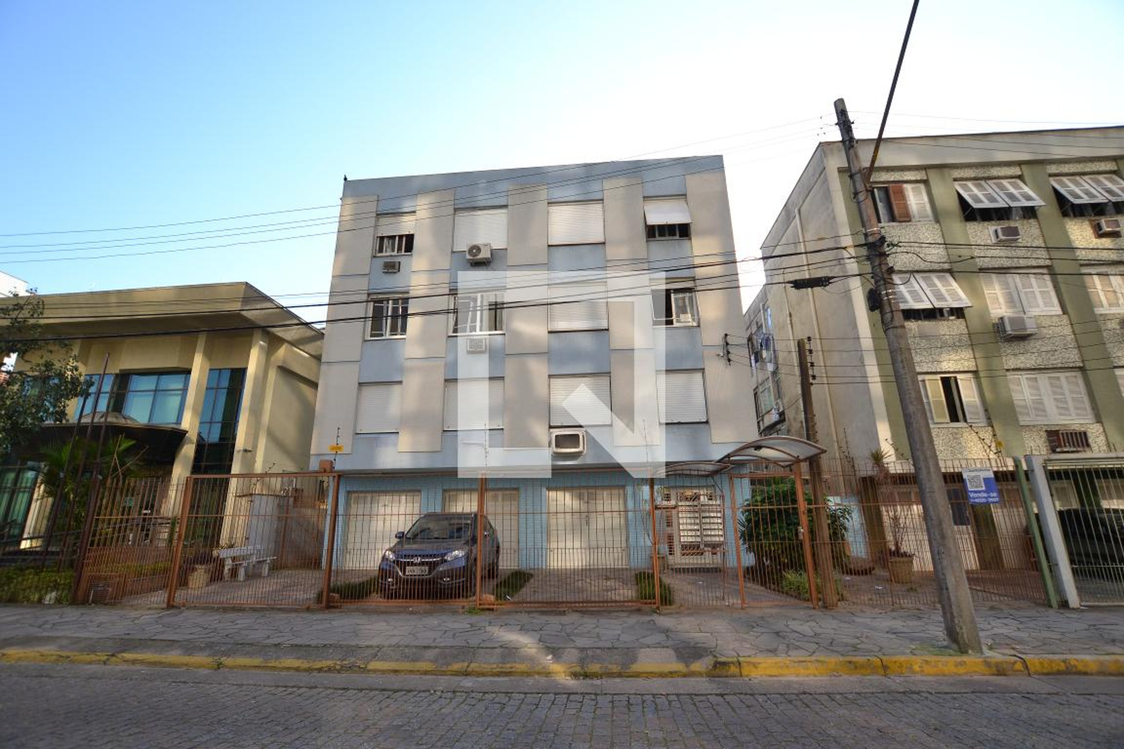 Fachada Condomínio em Rua Doutor Vicente de Paula Dutra, 77