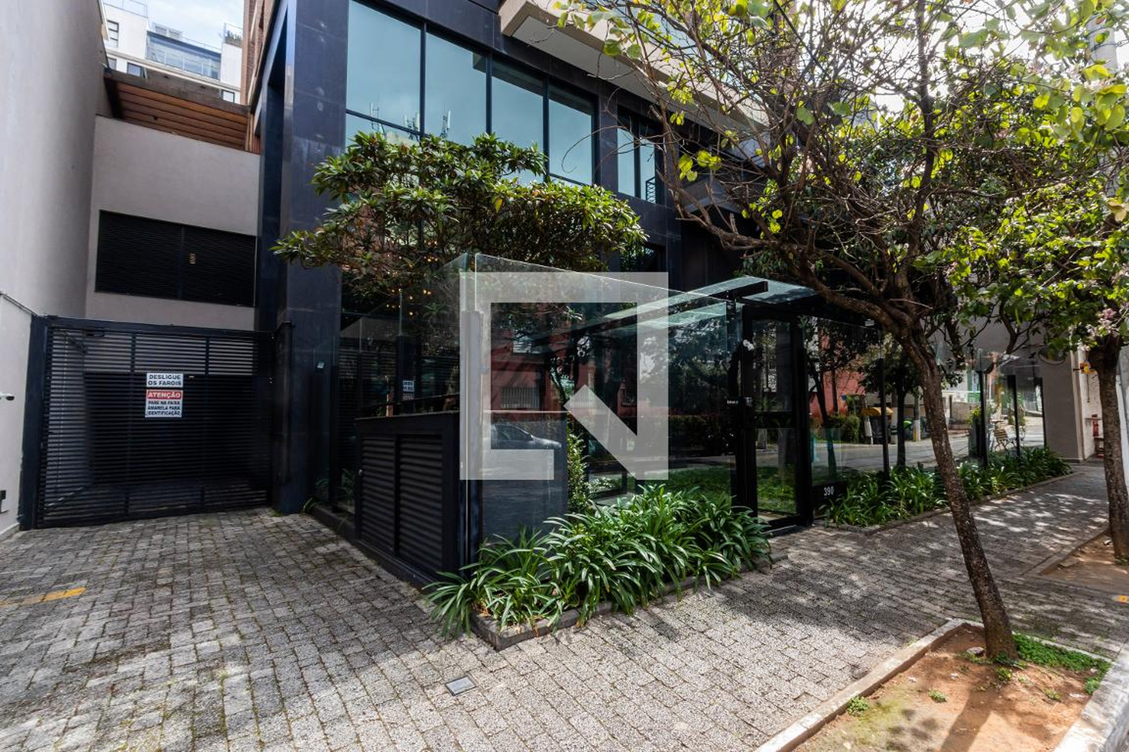 Fachada do Condomínio Condomínio GR Living Design Vila Madalena