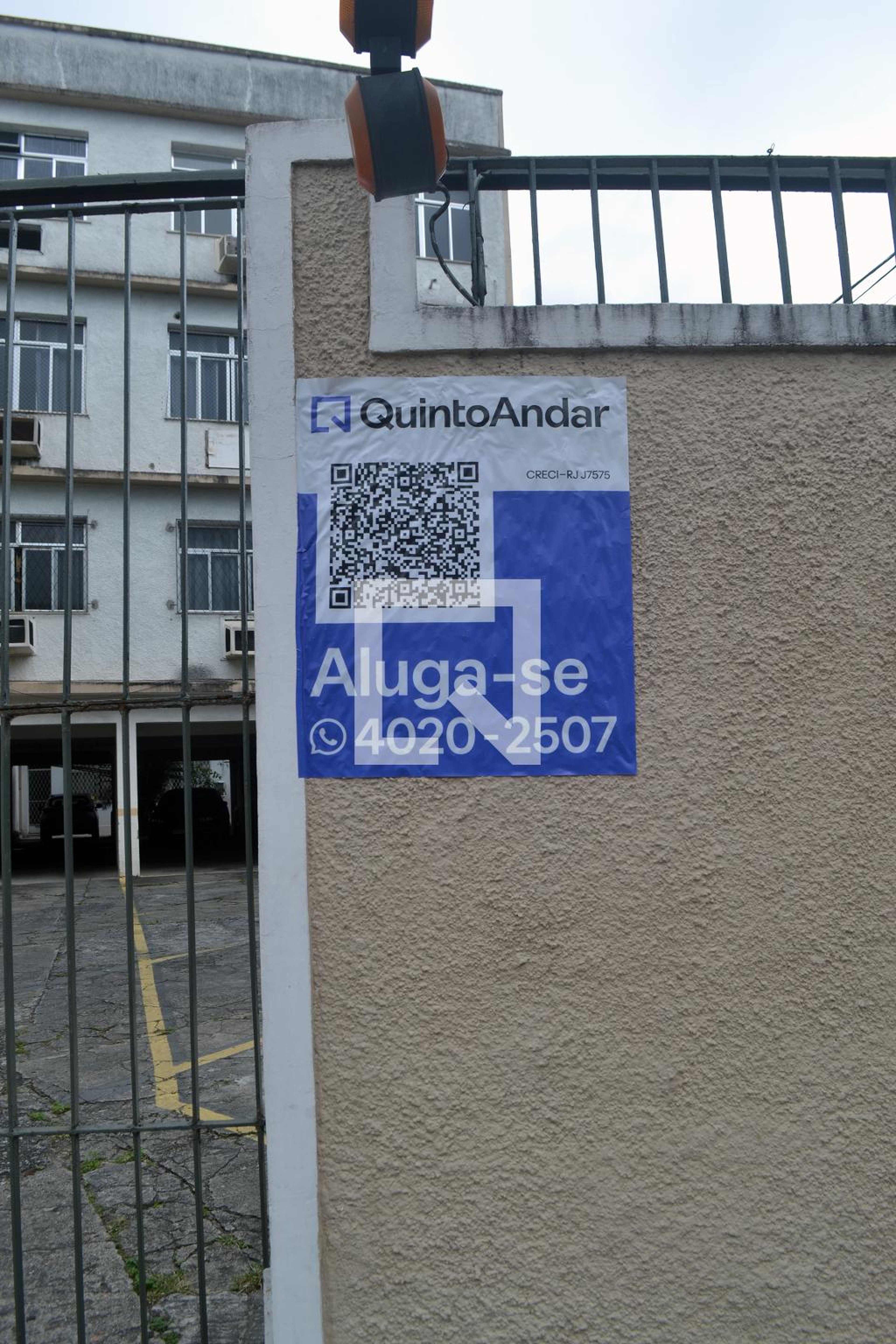 Fachada do Prédio Condomínio em Rua Coronel Francisco Soares, 620