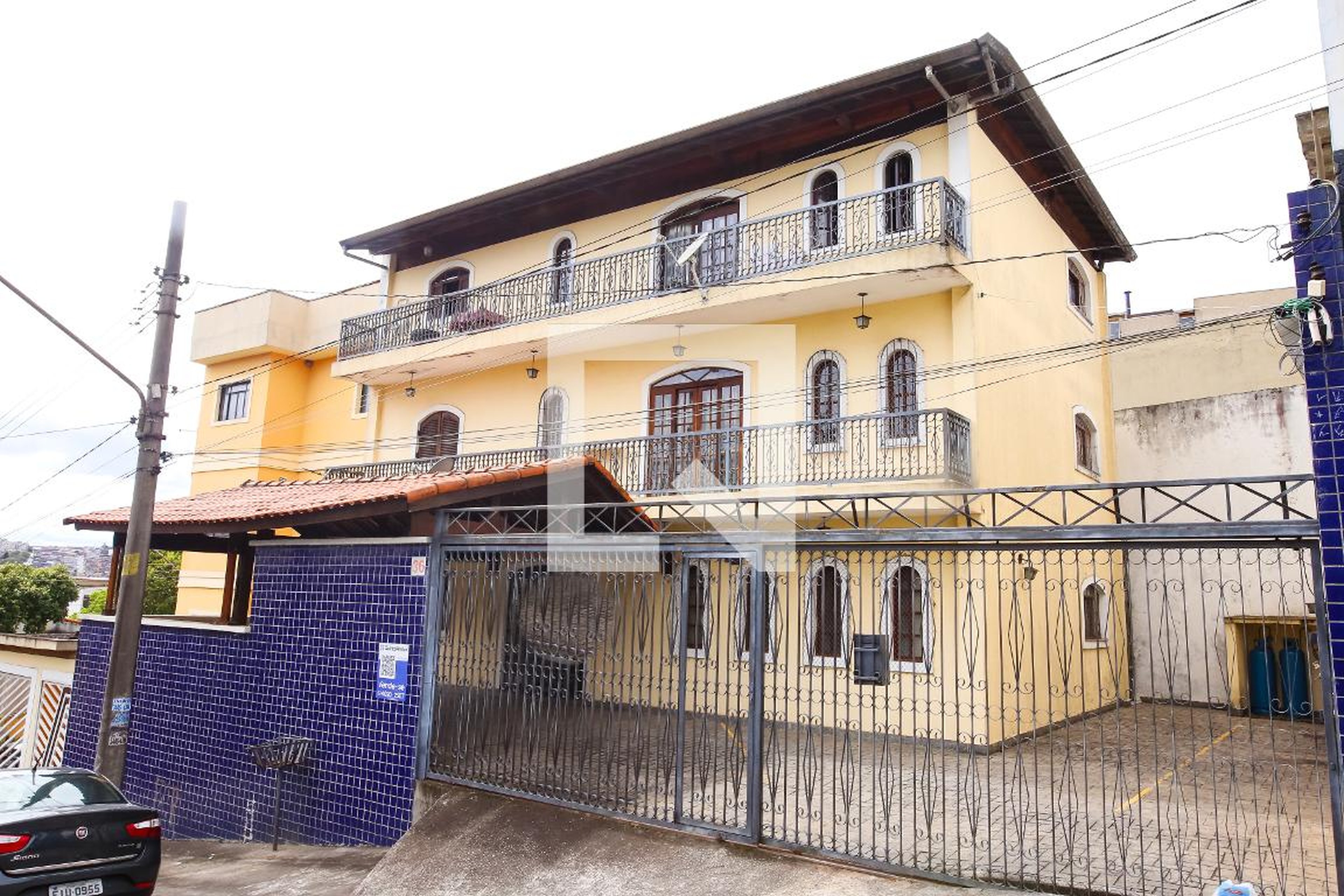 Fachada Condomínio em Rua Diná Sfat, 36