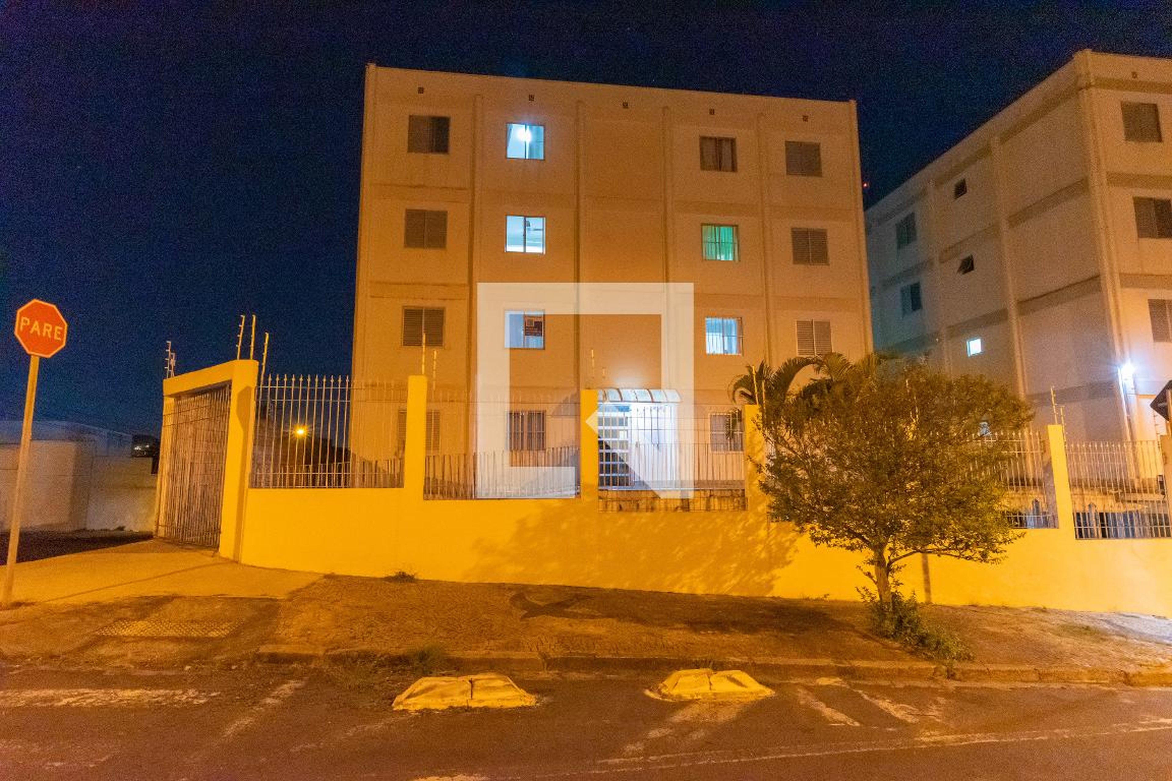 Fachada do Condomínio Condomínio Serra Negra