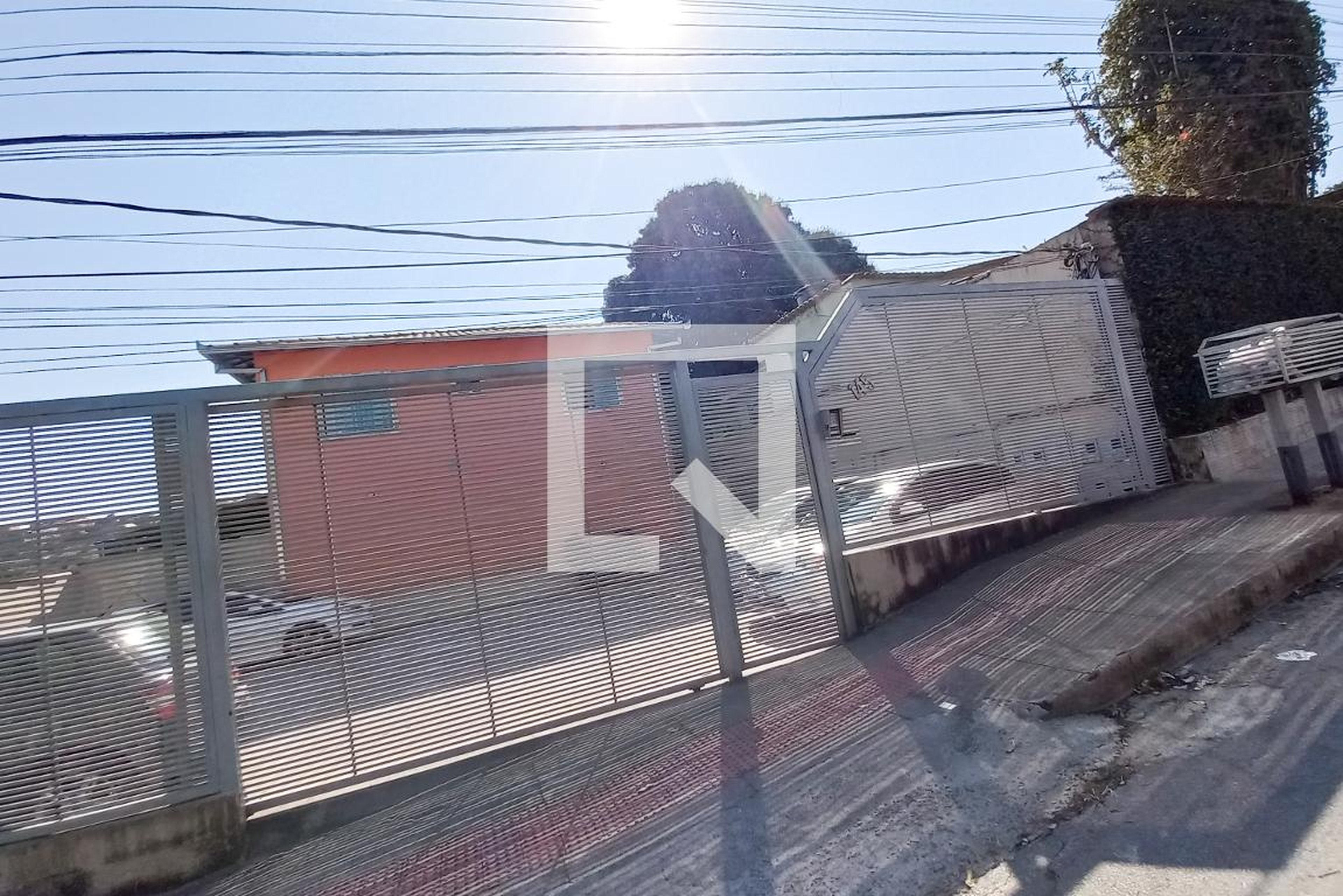 Fachada Condomínio em Rua Radialista João Alves, 145