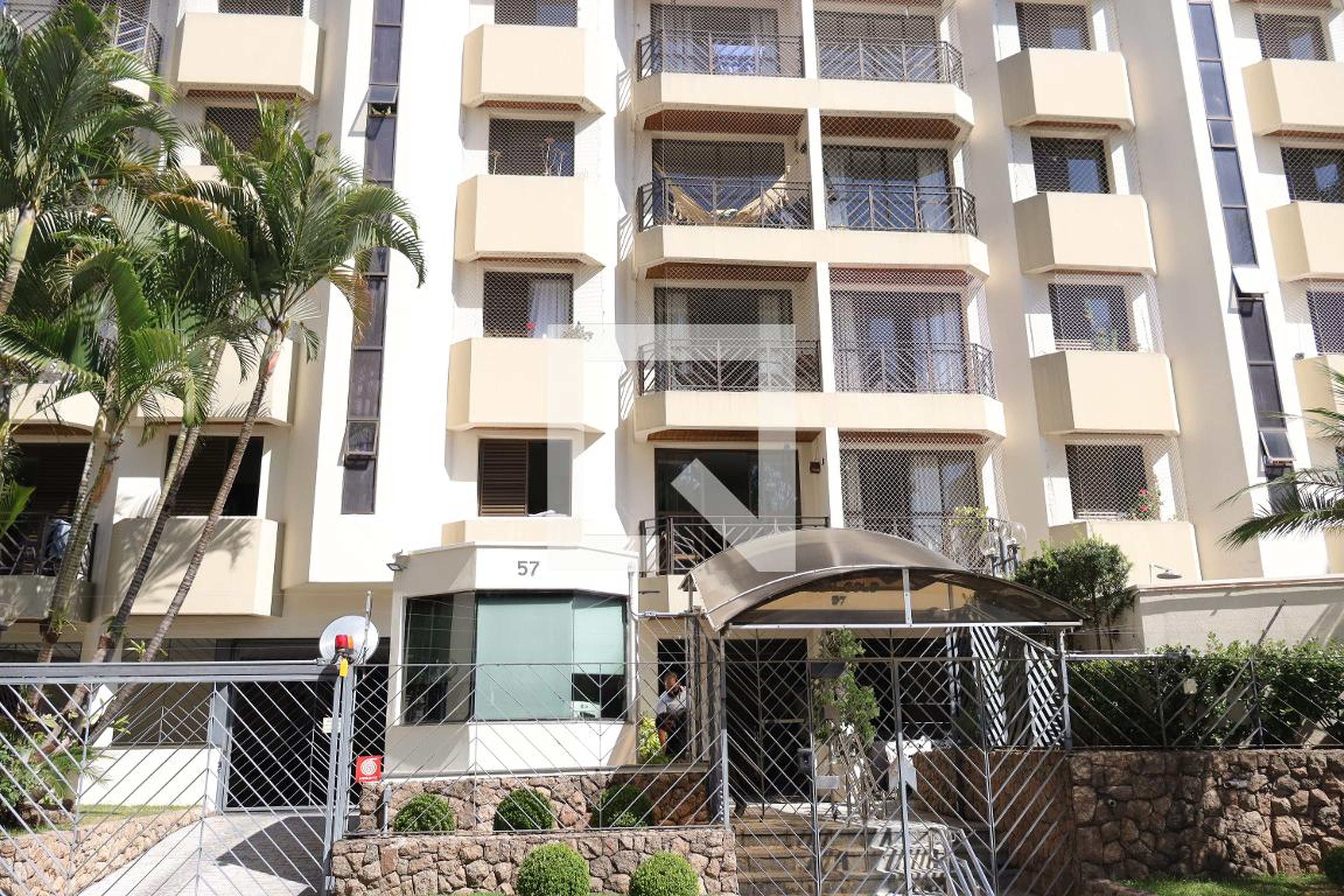 Fachada do Condomínio Condomínio Green Gold