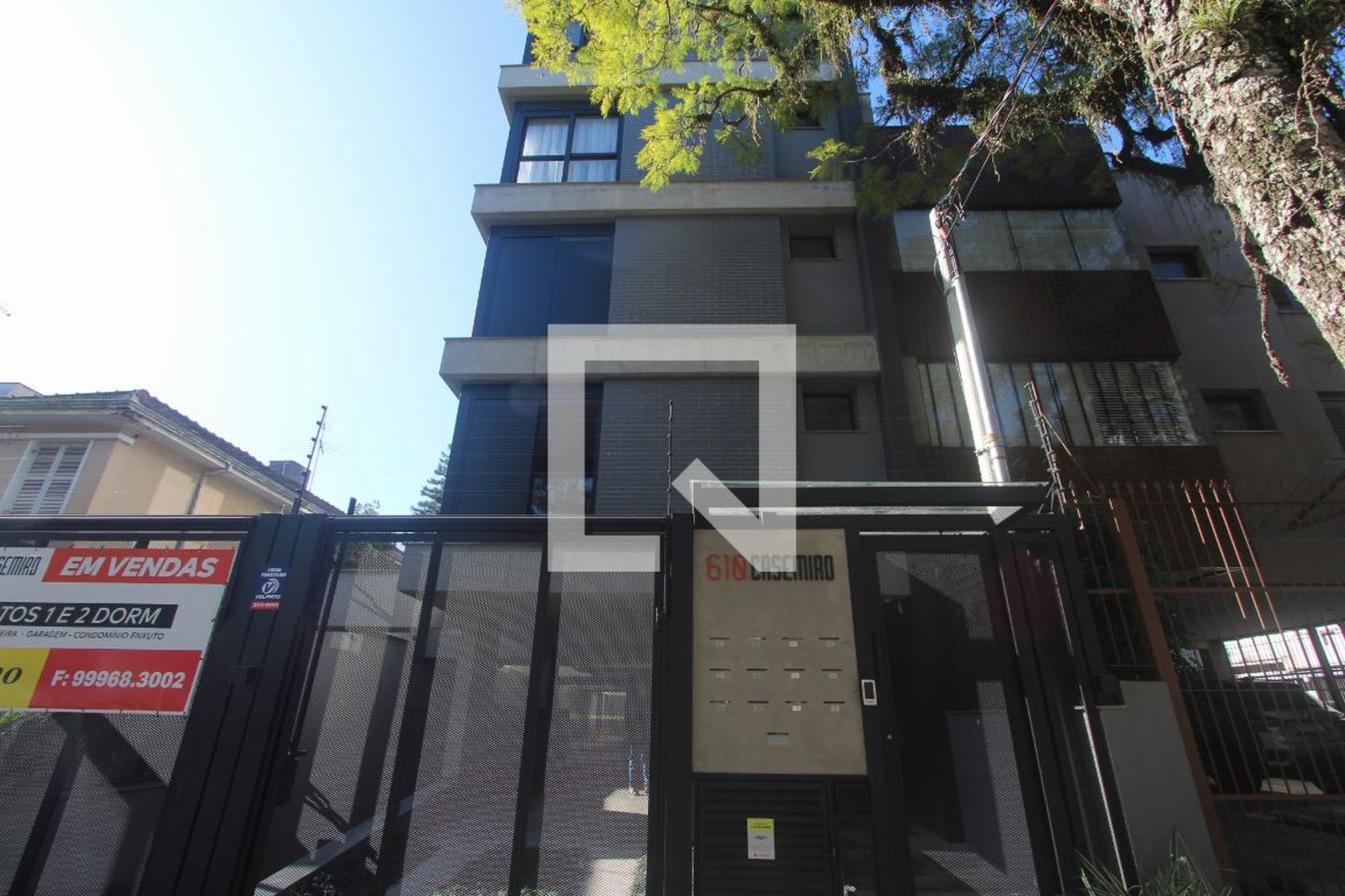 Fachada do Condomínio Condomínio Casemiro