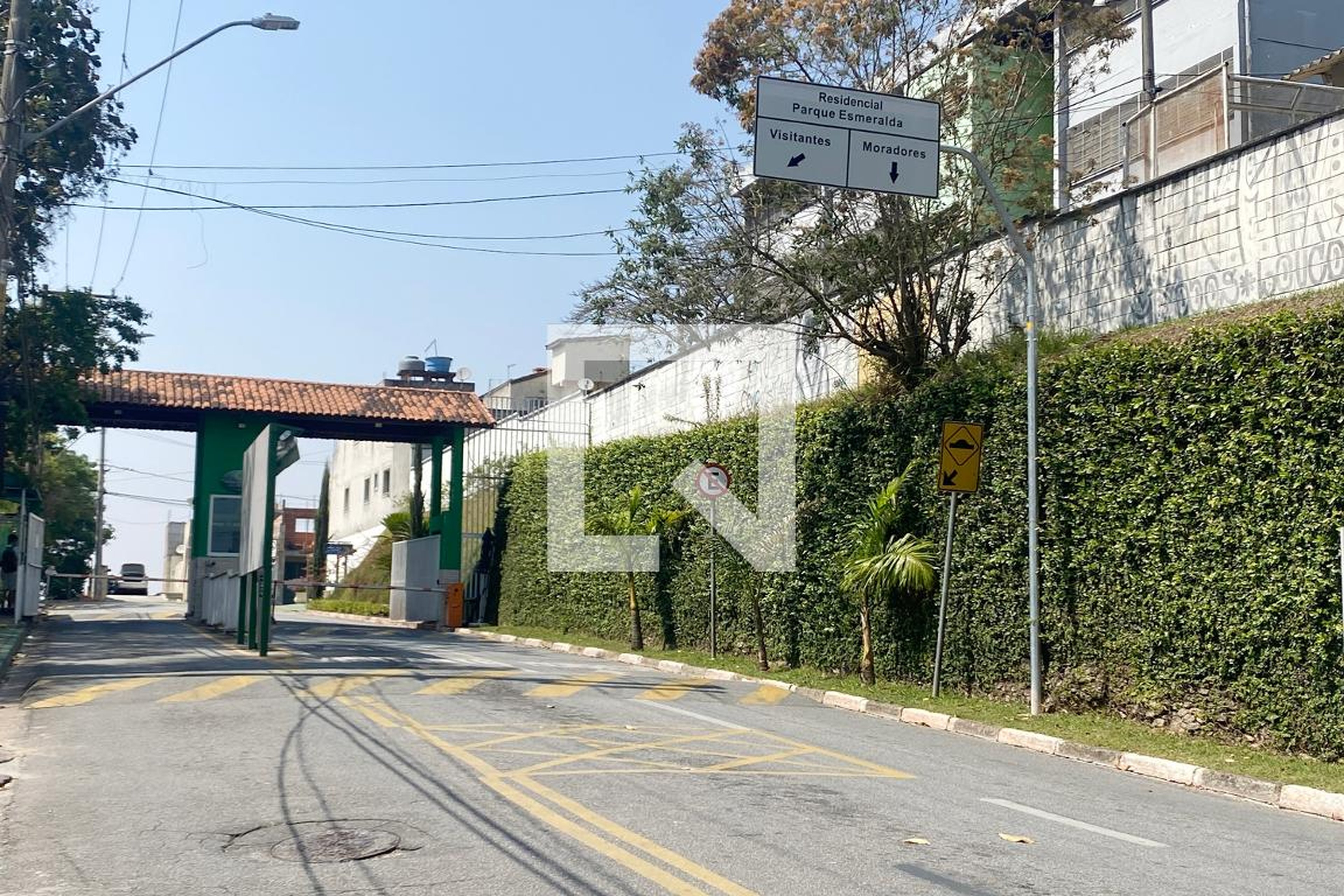 Fachada do Condomínio Condomínio em Rua Bronze, 339