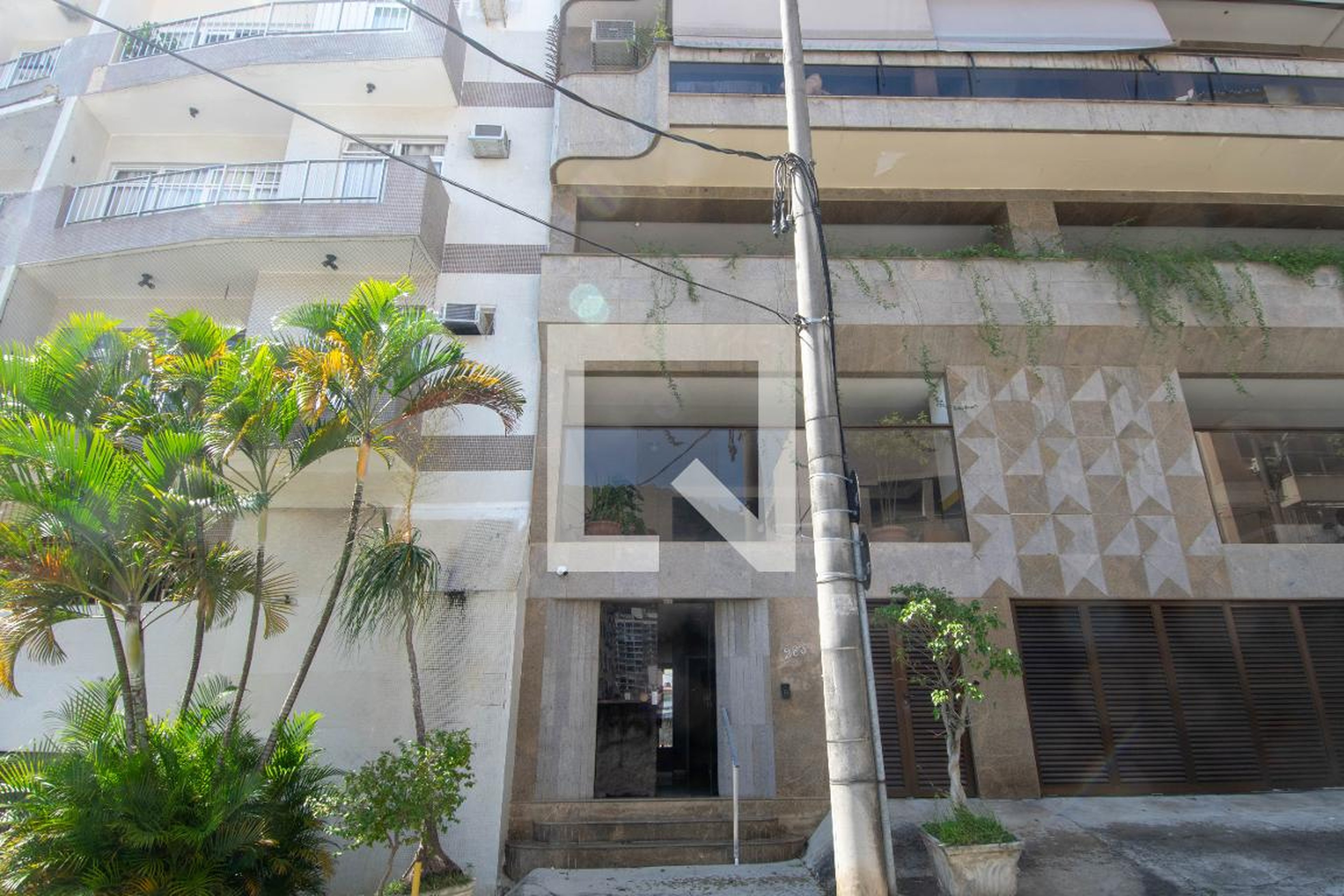 Fachada Condomínio em Rua General Barbosa Lima, 284