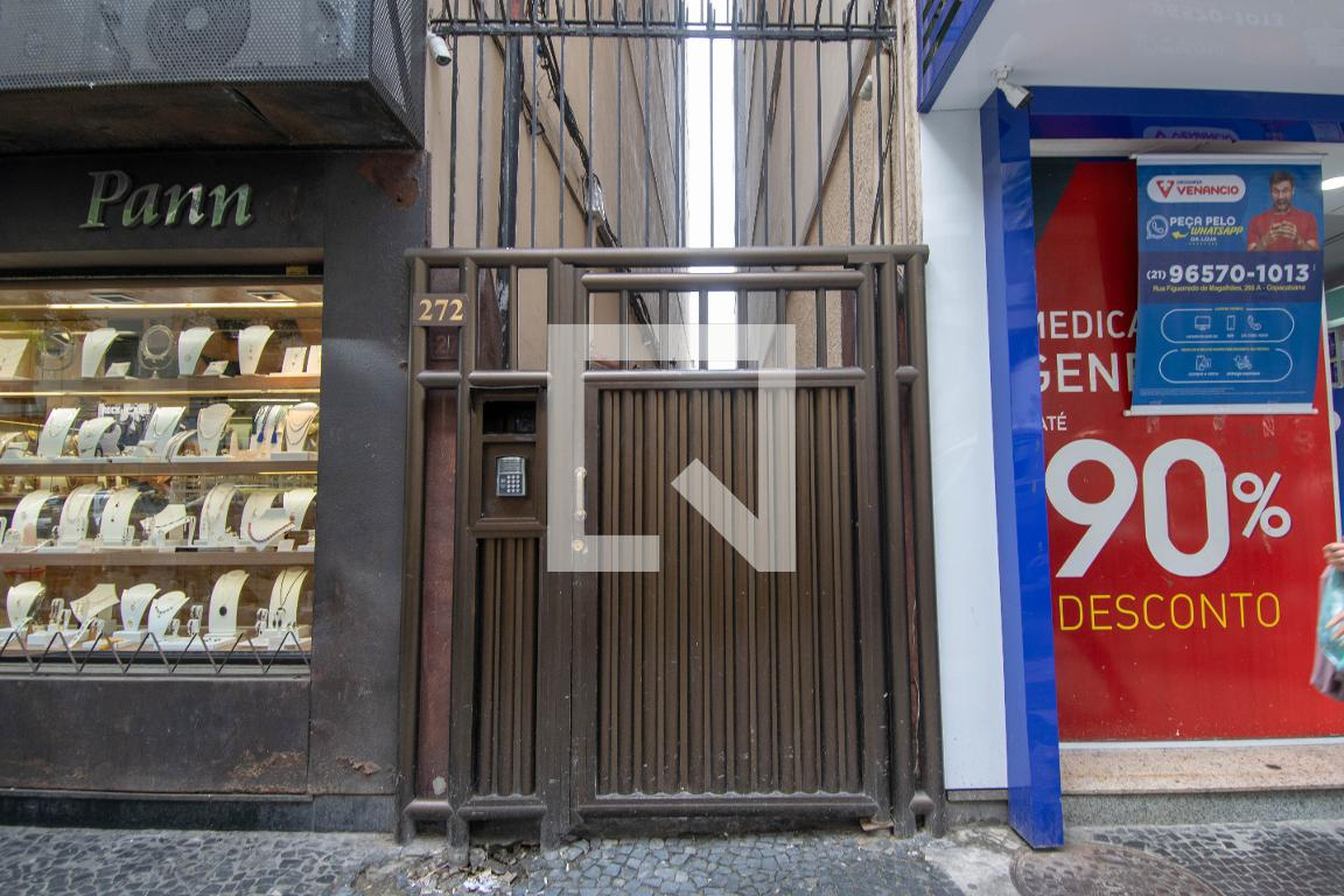 Fachada Condomínio em Rua Figueiredo Magalhães, 272