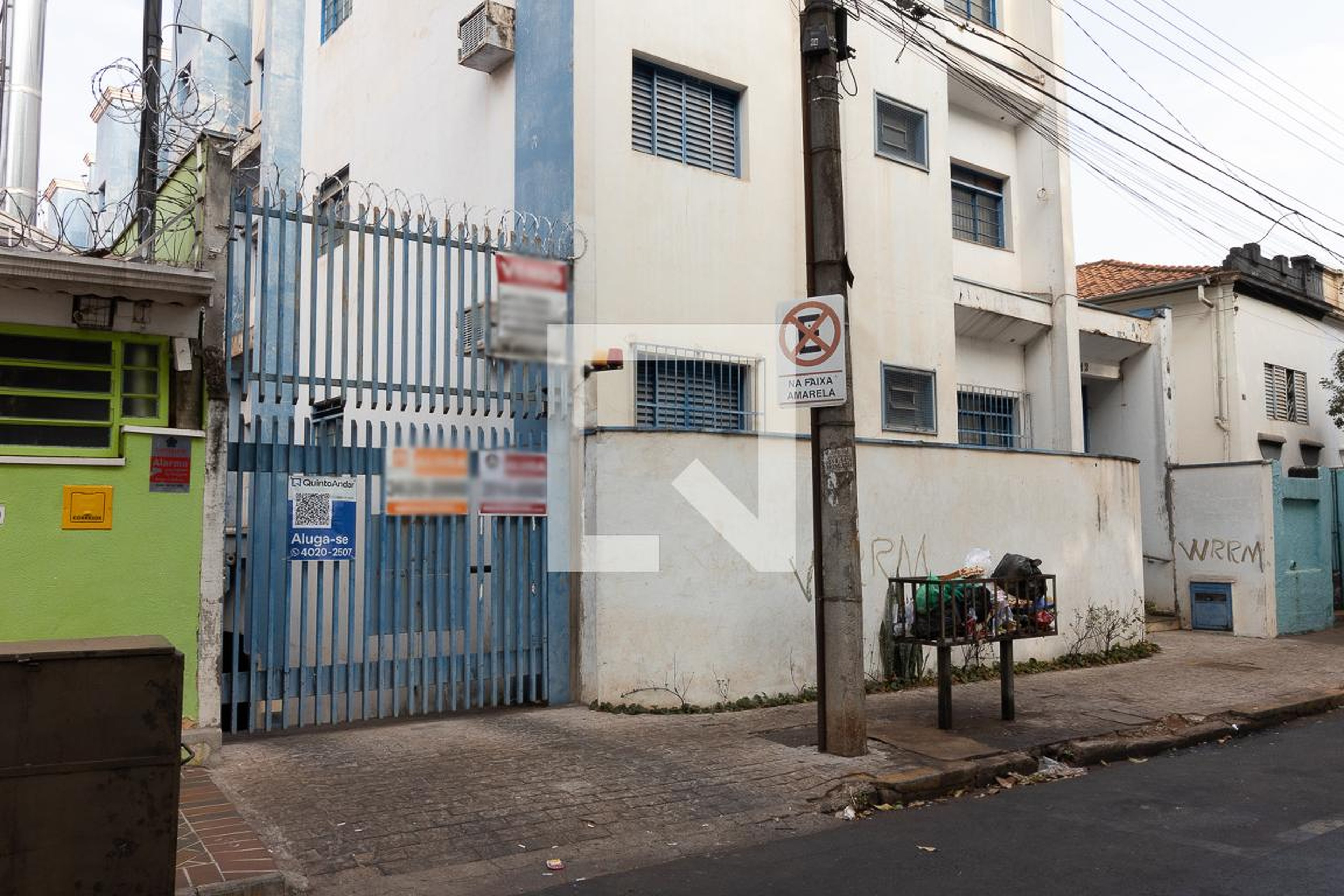 Fachada Condomínio em Rua Sir Alexandre Fleming, 112