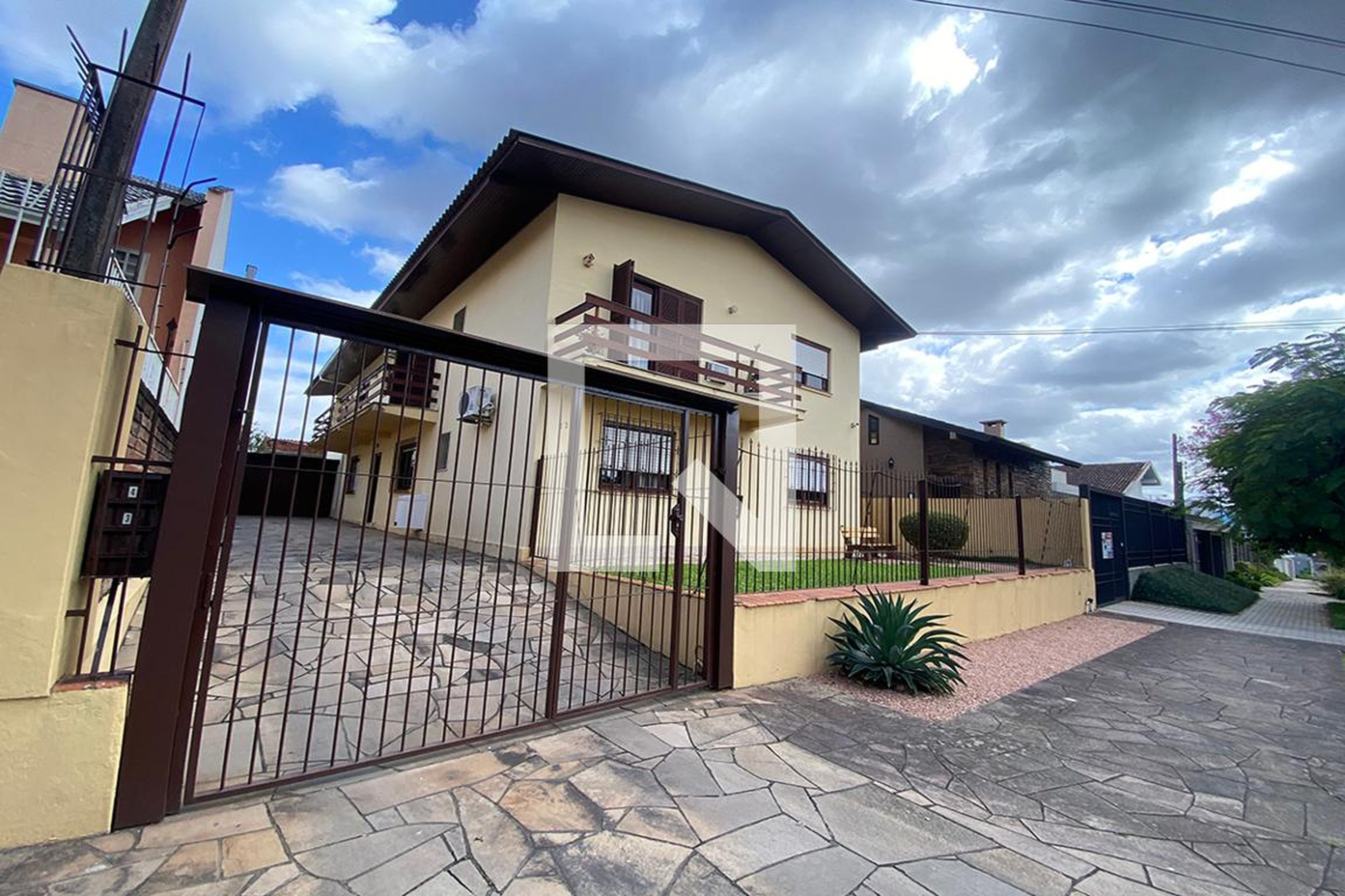 Fachada Condomínio em Rua Manoel de Macedo, 171
