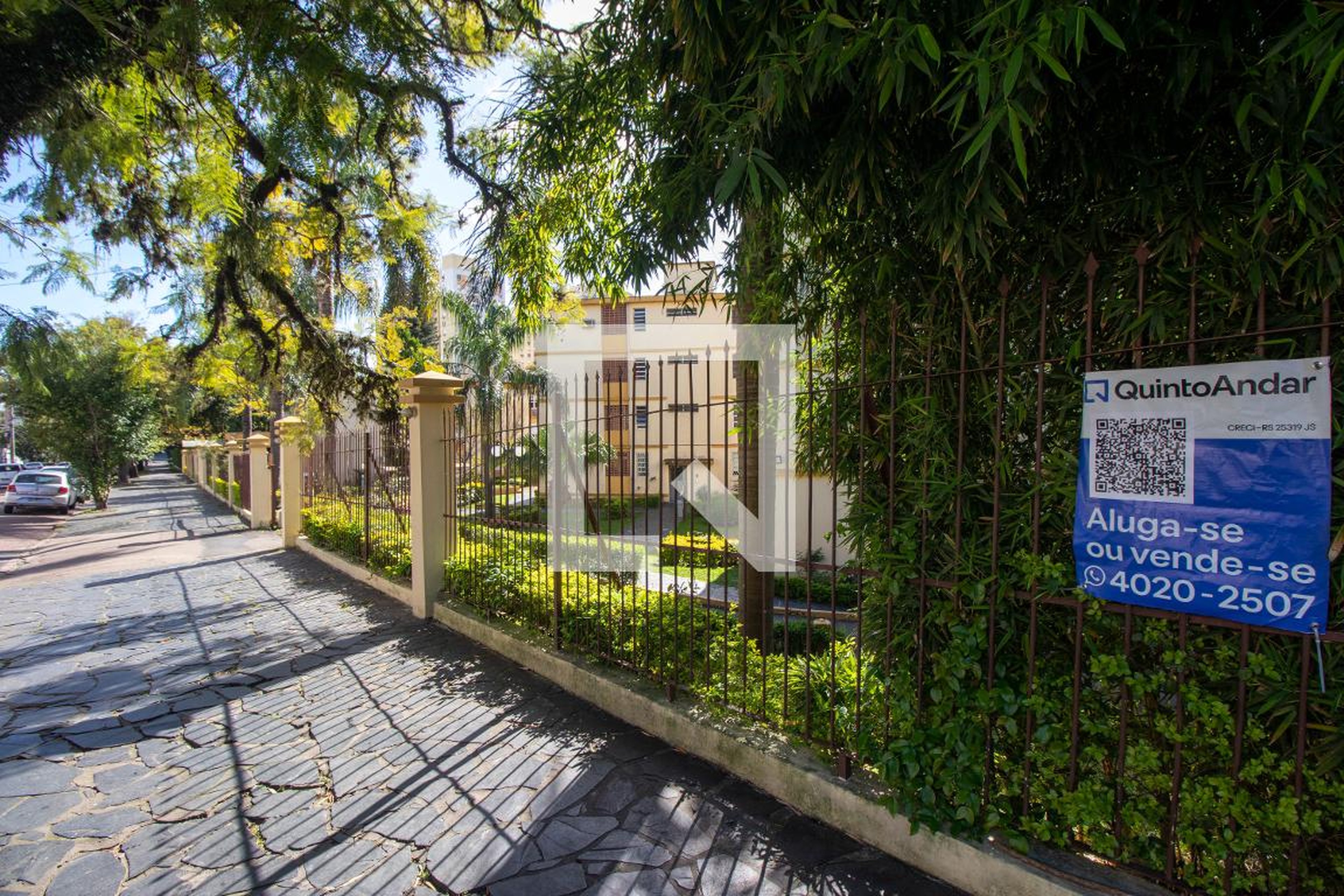 Fachada do Condomínio Condomínio Roque Calage