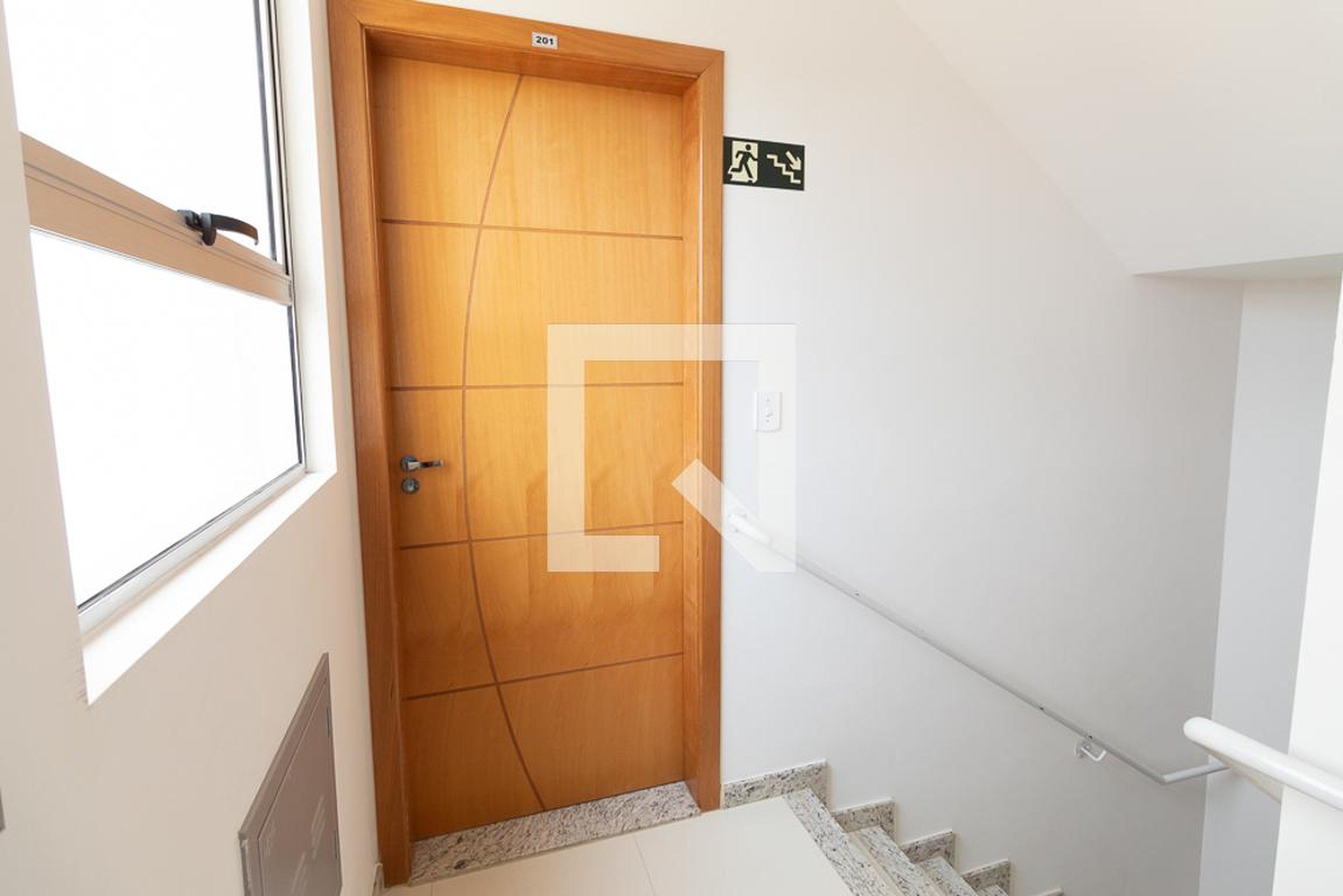 Entrada Condomínio em Rua José Flora, 240