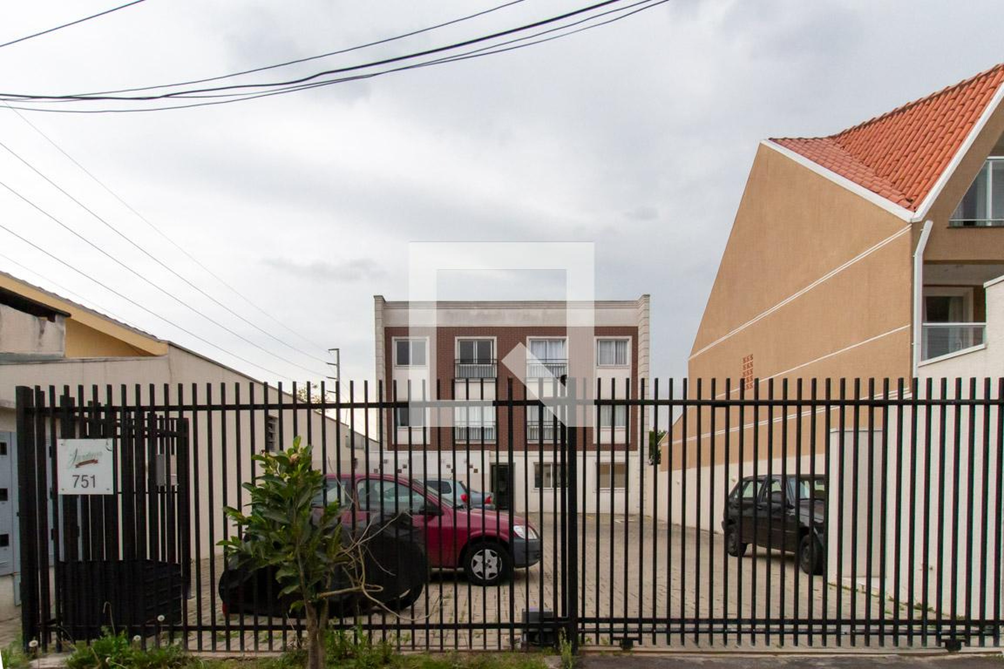 Fachada do Condomínio Condomínio em Rua Cláudio Pereira da Cruz, 751