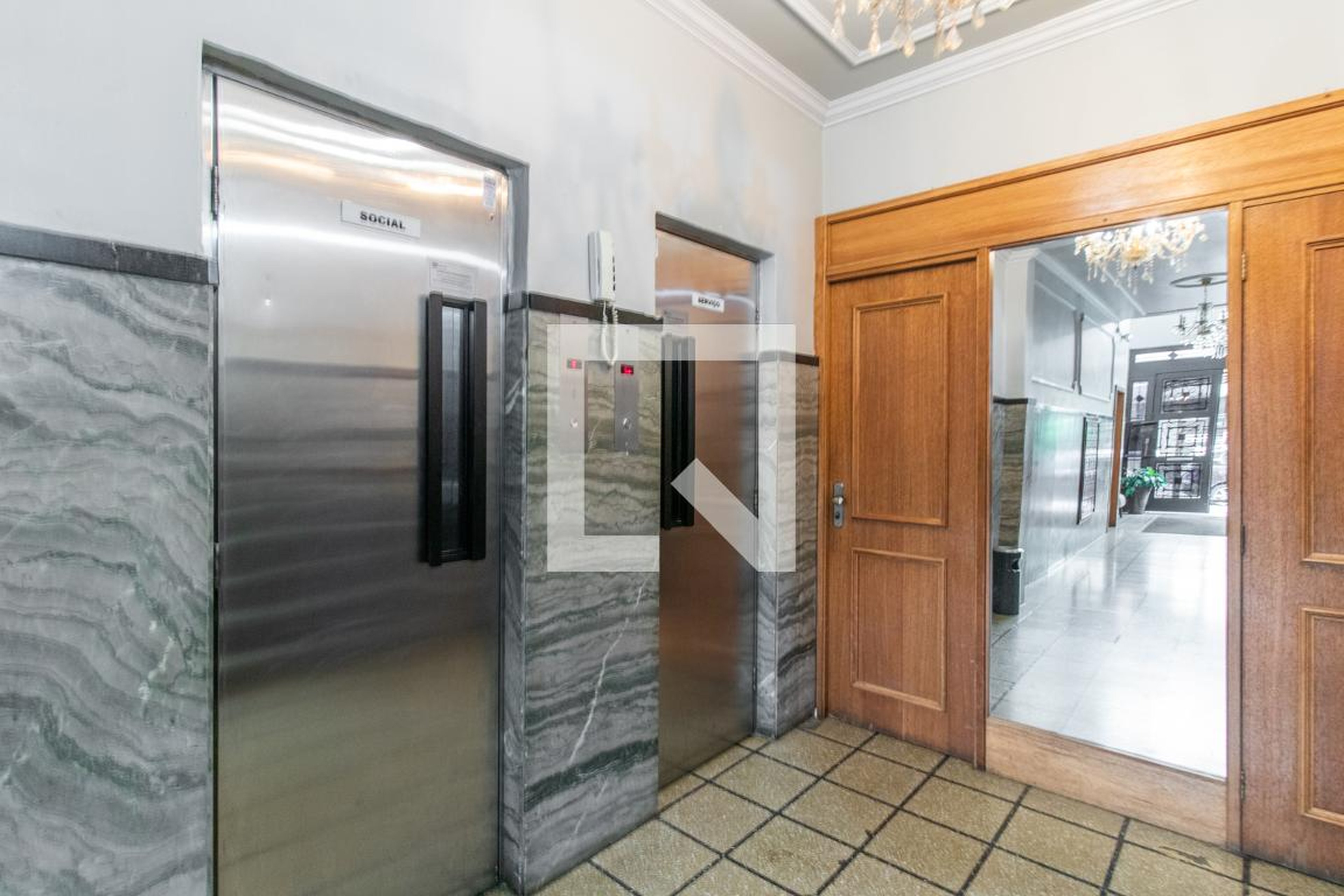 Elevador - Edifício Três Amigos