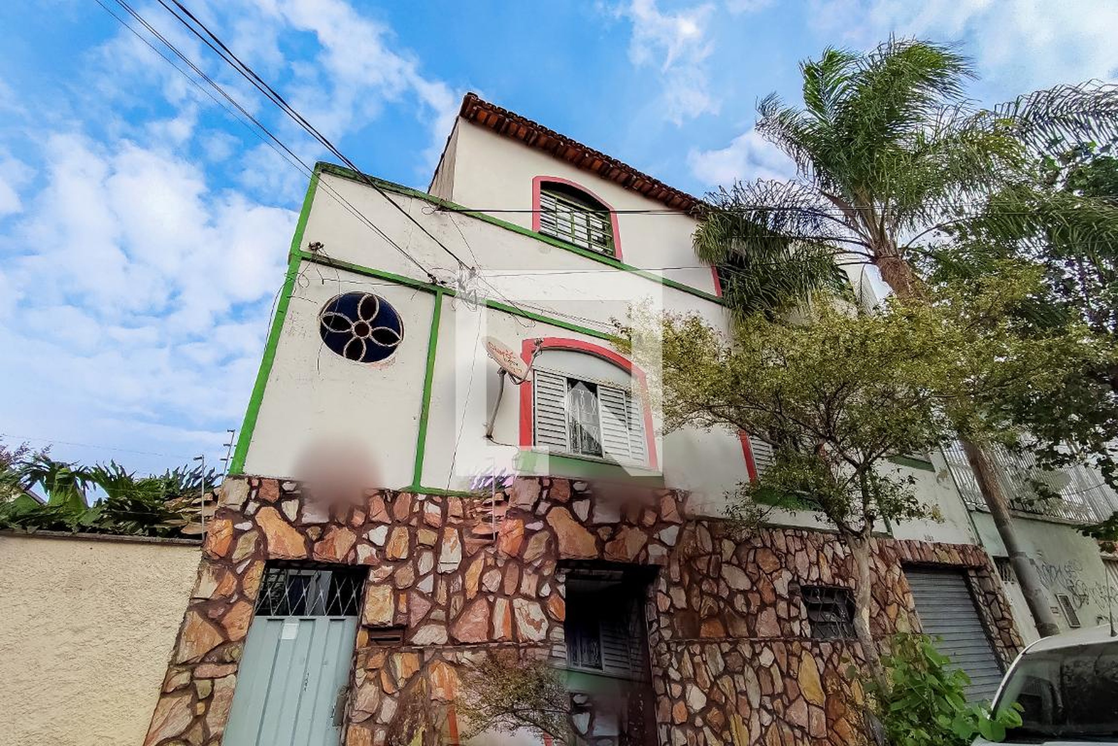 Fachada Condomínio em Rua Hermilo Alves, 416