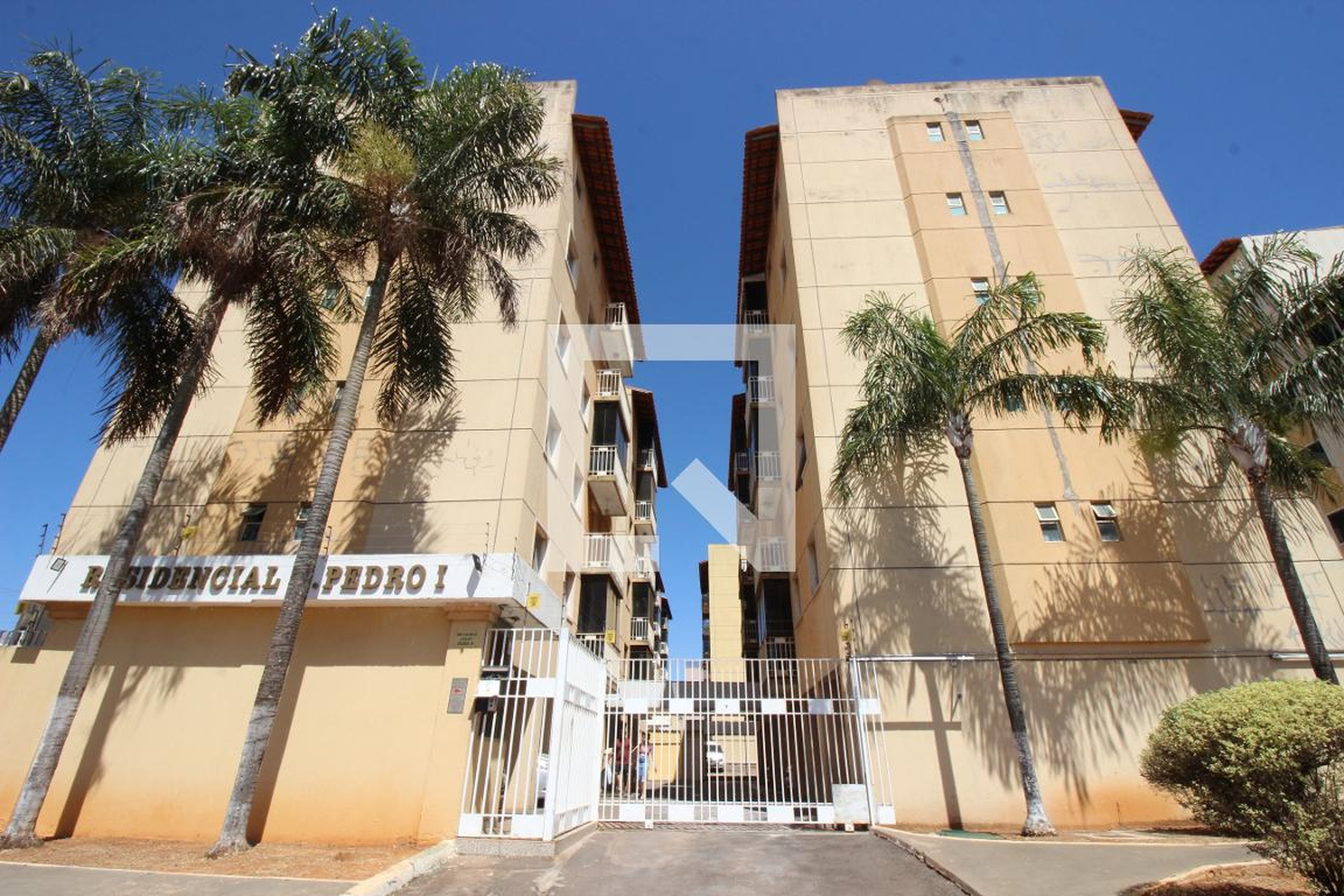 Fachada Condomínio em Setor M QNM 12, 12b