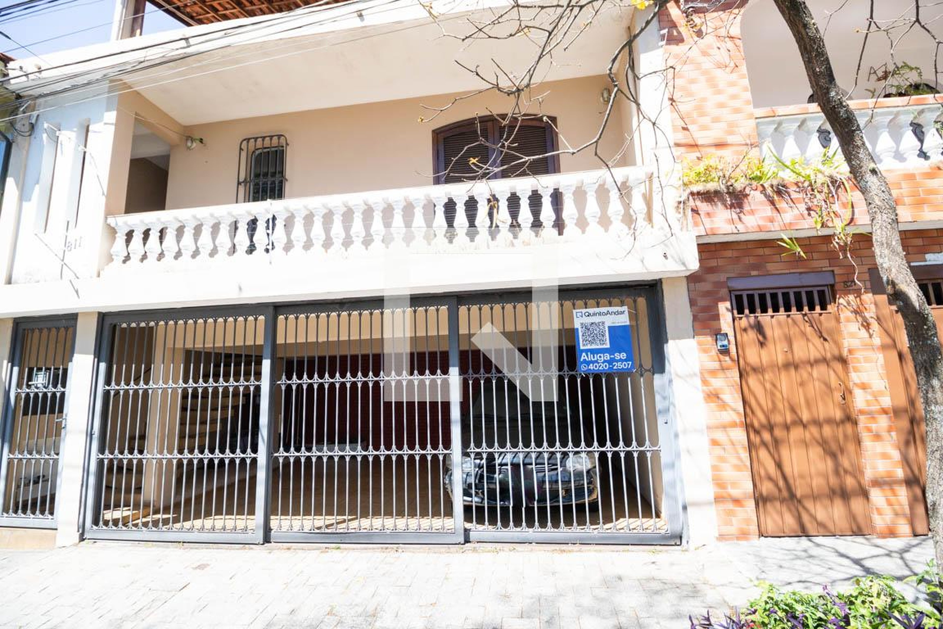 Fachada Condomínio em Rua Augusto Perroni, 811