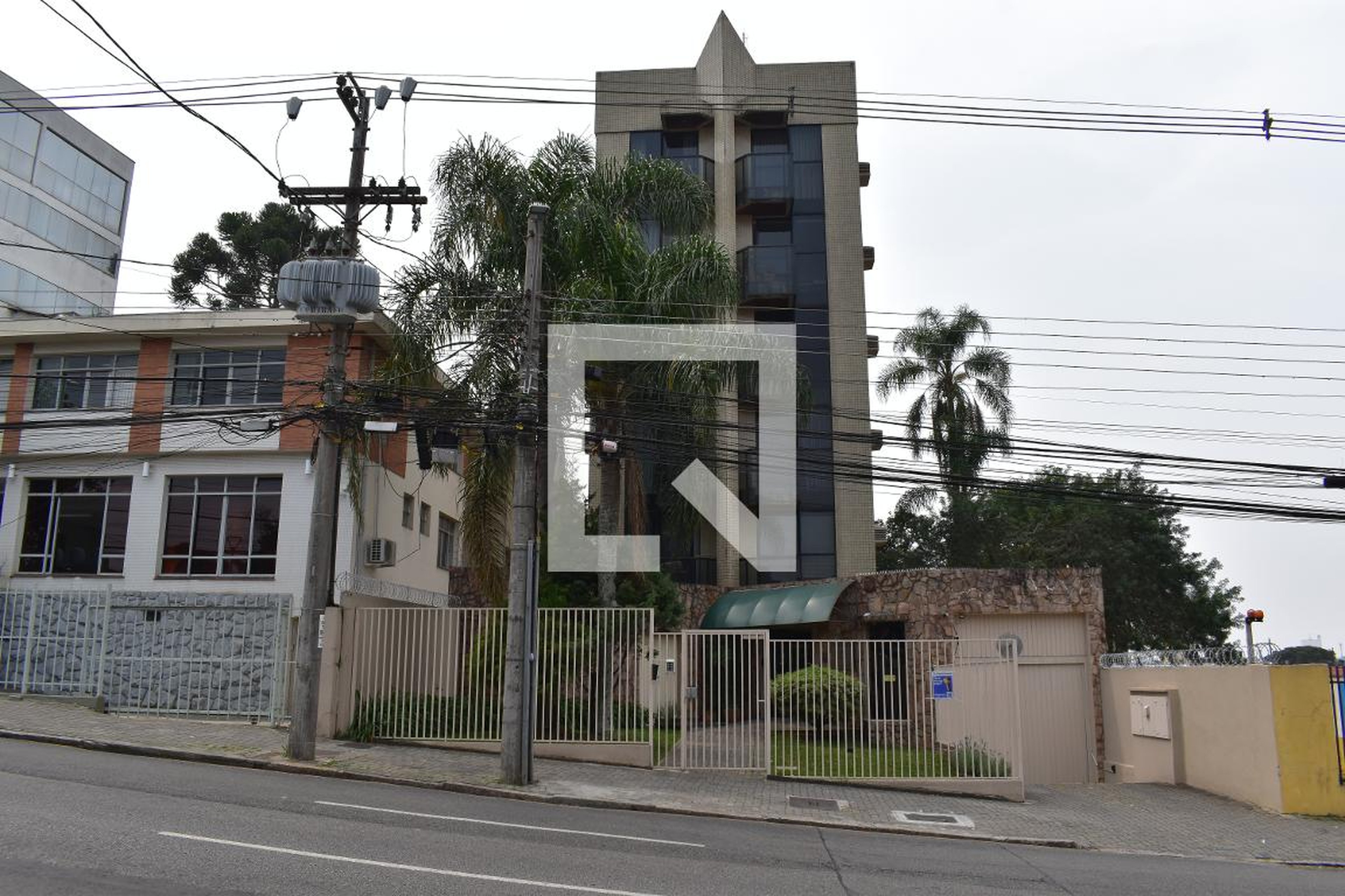 Fachada do condomínio Edifício Victoria Place Residence