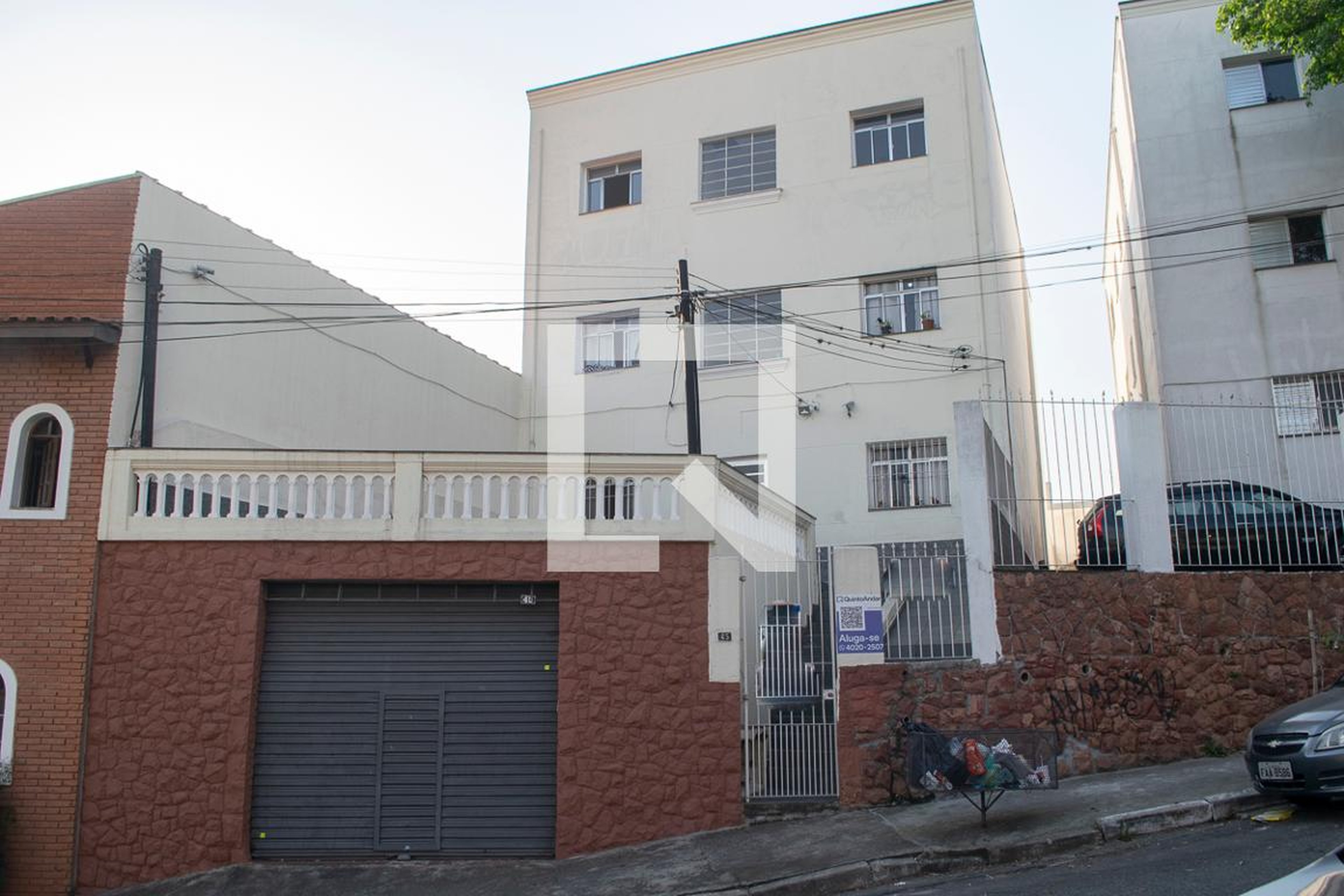 Fachada Condomínio em Rua Joaquim Norberto, 45