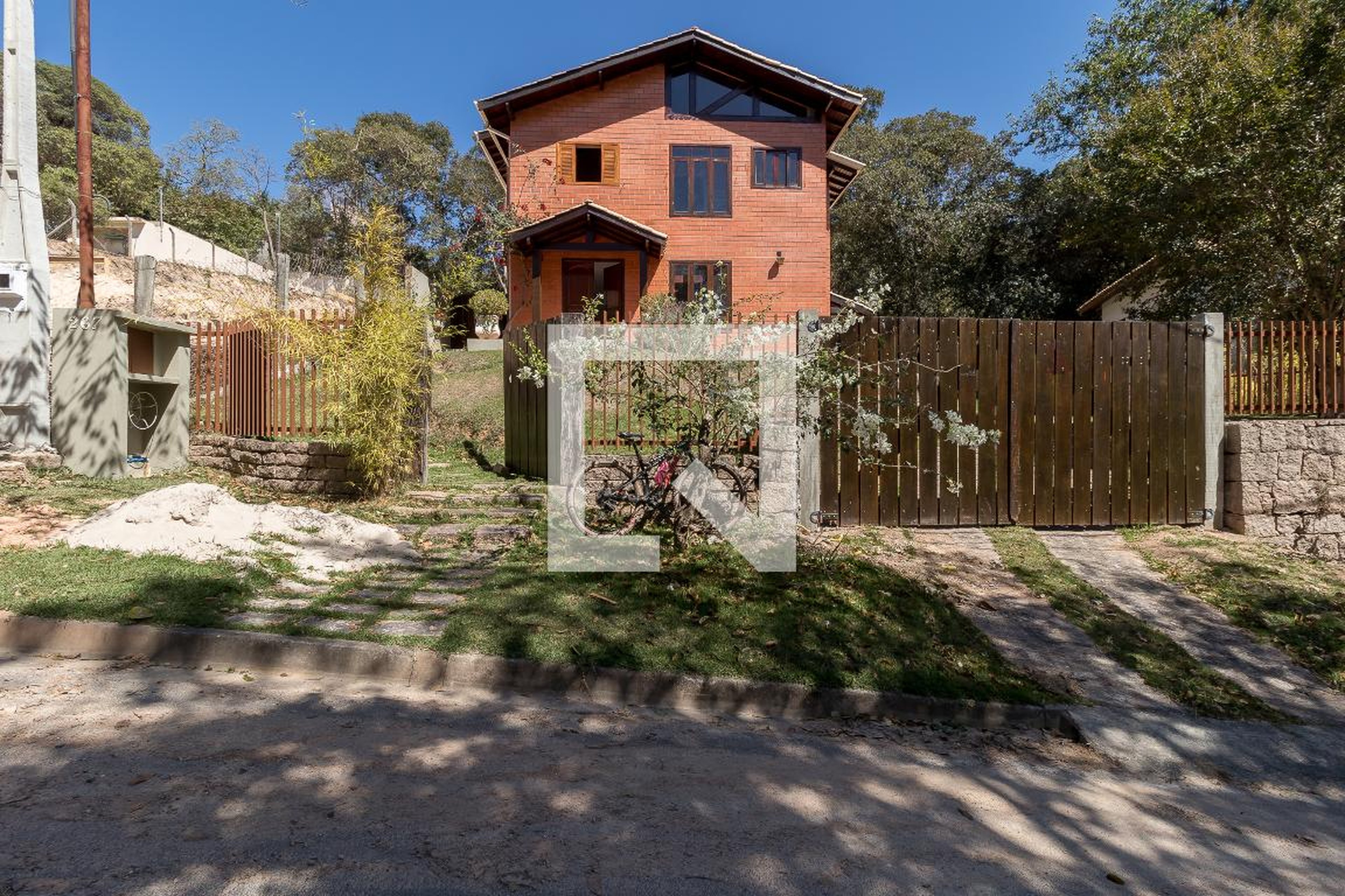 Fachada Condomínio em Rua das Palmas, 267