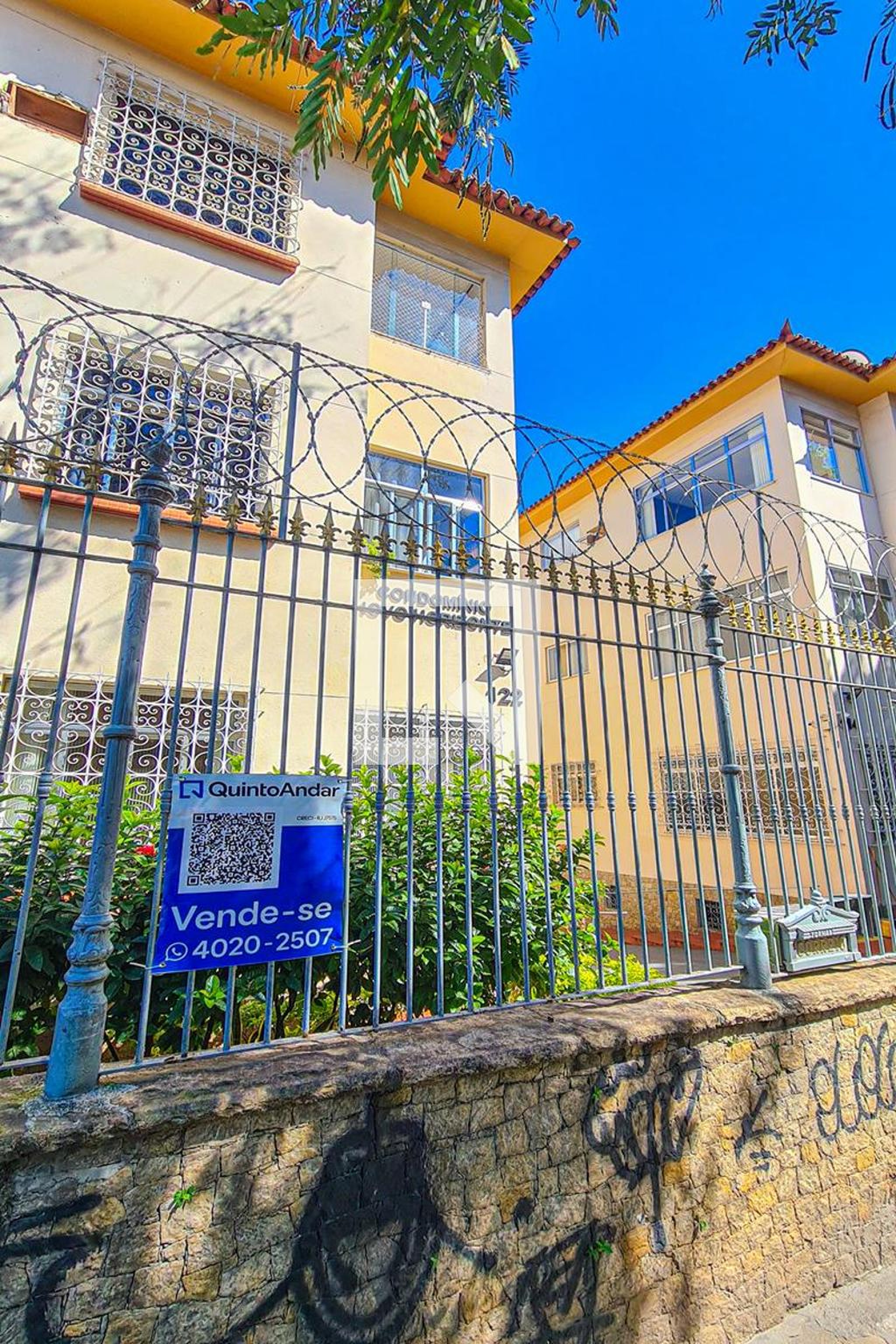 Fachada do Condomínio Condomínio em Rua Heráclito Graça, 122