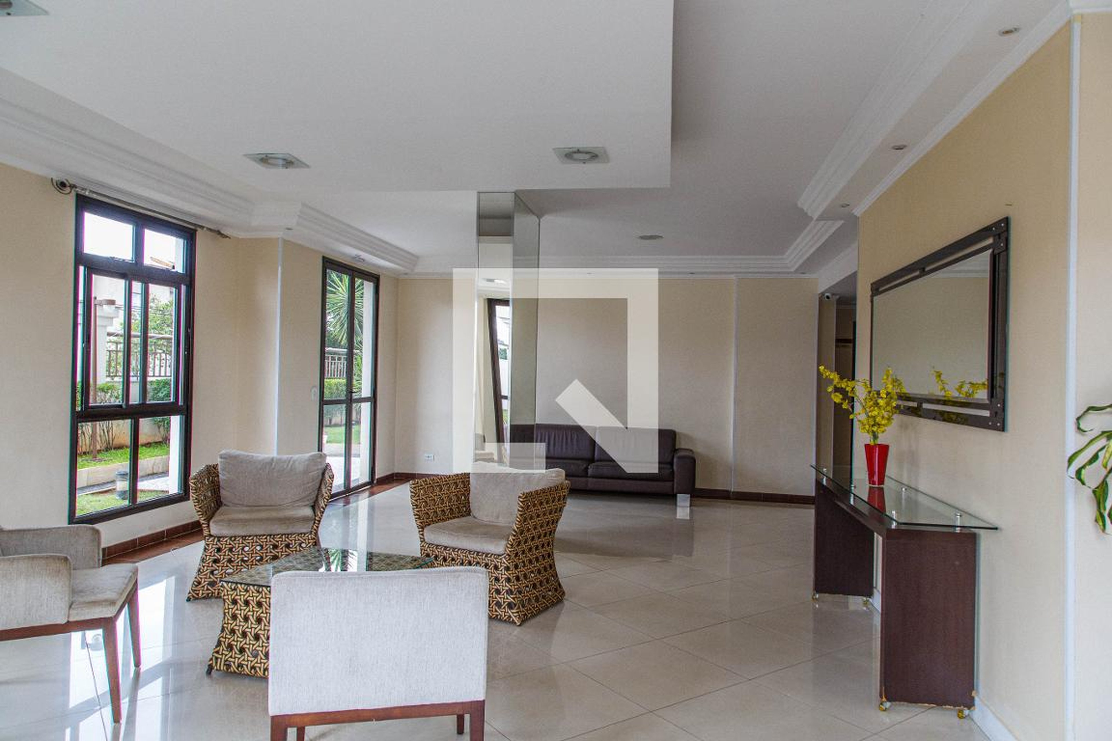 Hall de Entrada Condomínio em Rua Sapucáia, 113