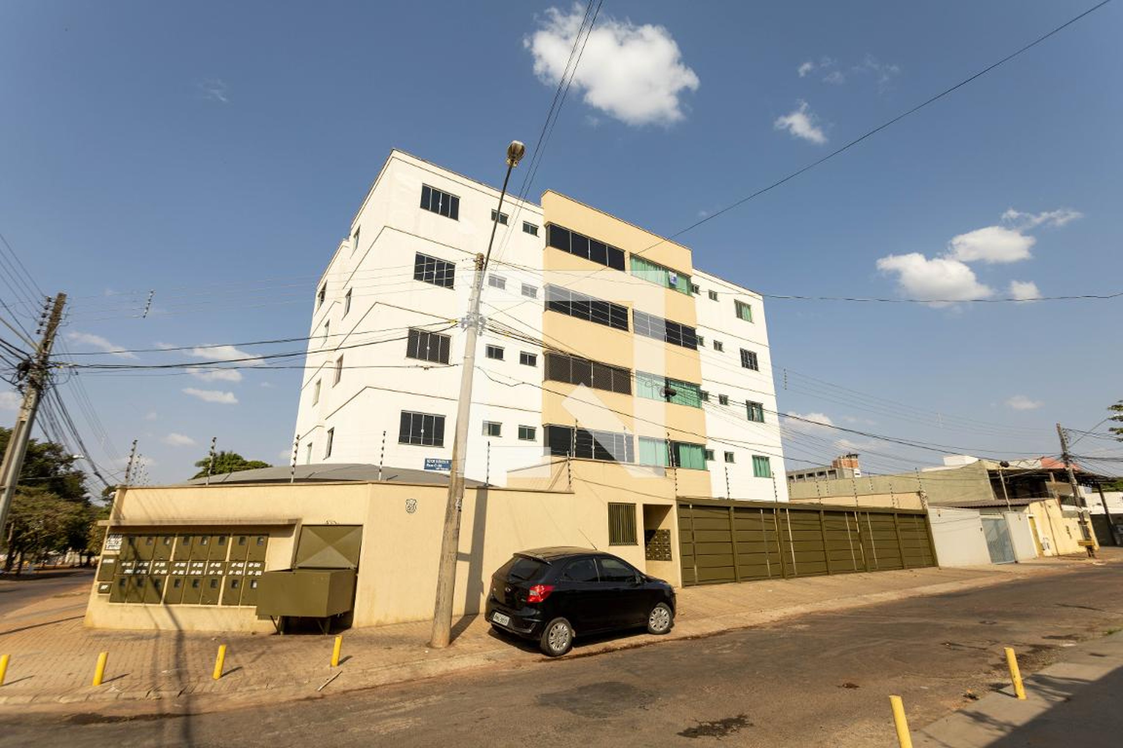 Fachada do Prédio Condomínio em Rua C-58, 0