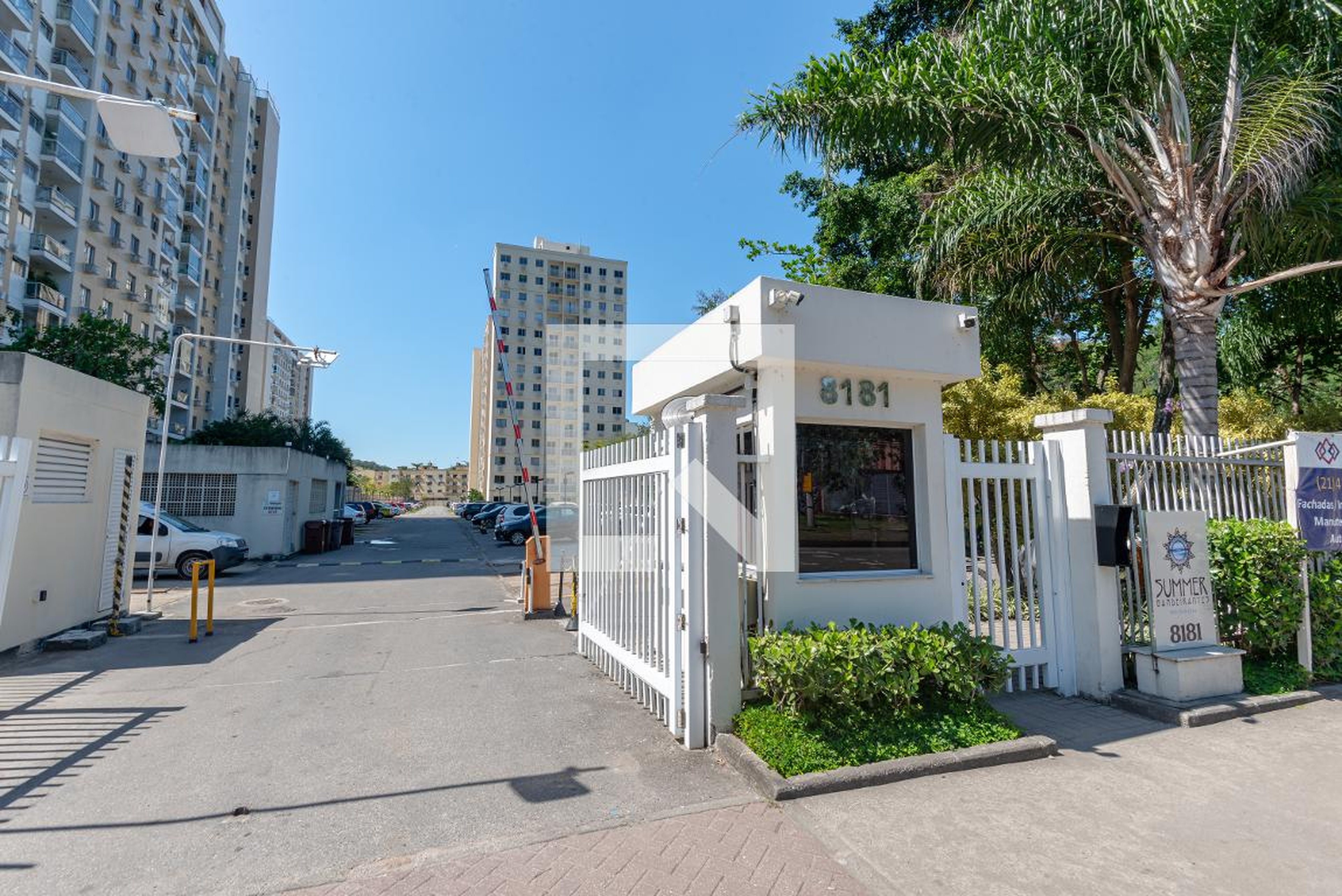 Fachada do Condomínio Condomínio Summer