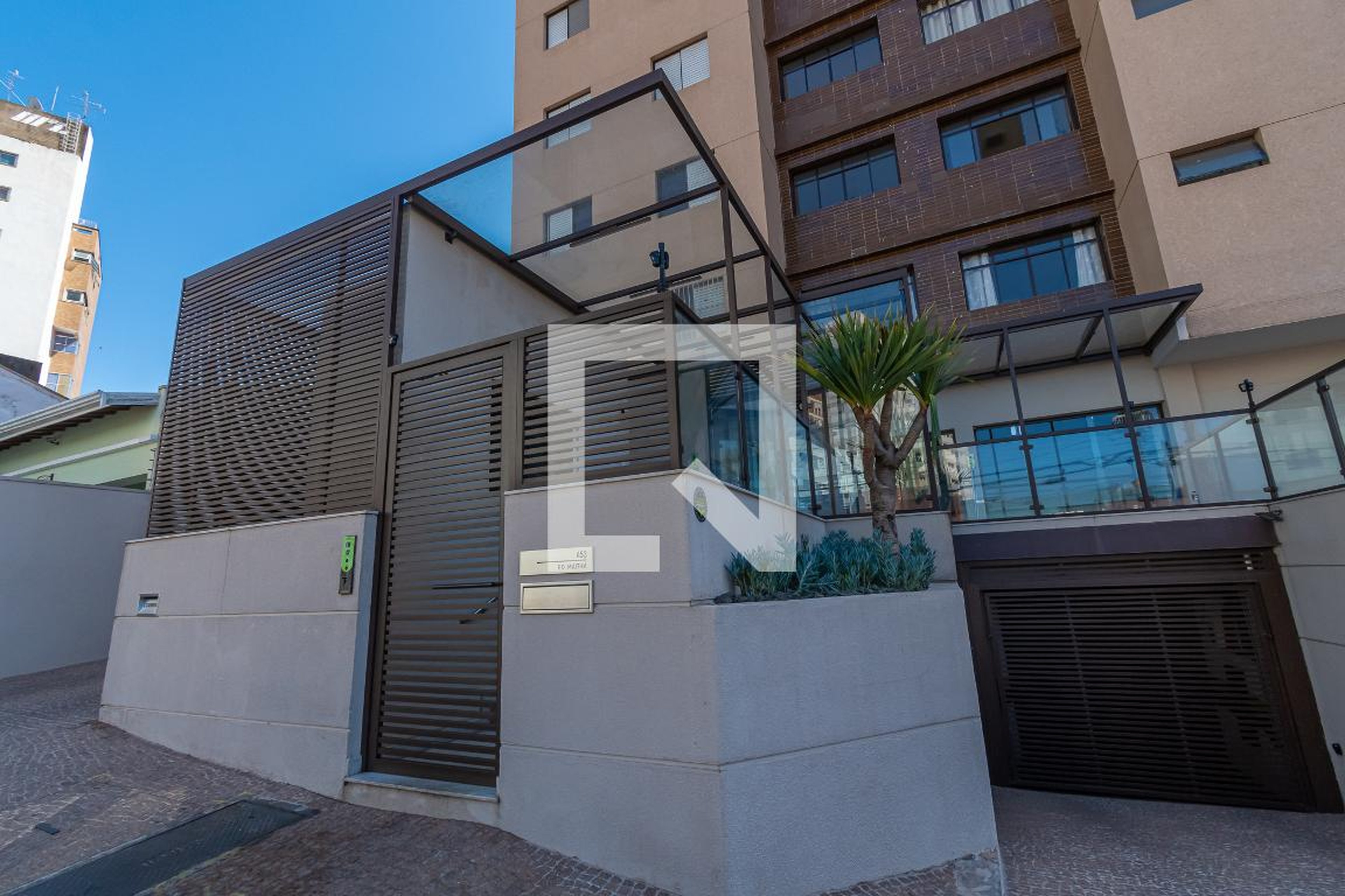 Fachada Condomínio em Rua Riachuelo, 453