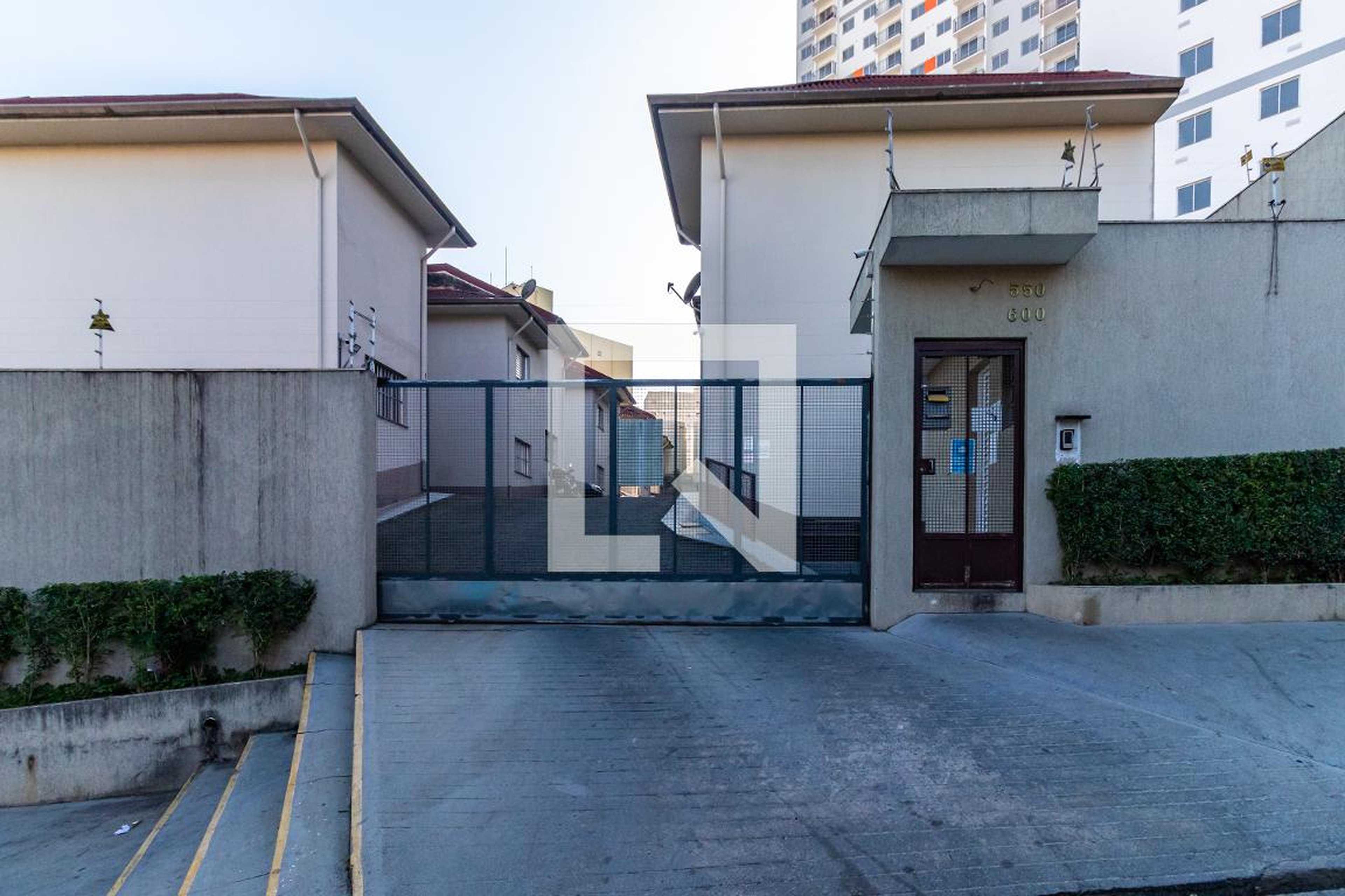 Fachada do Condomínio Condomínio Vila Inglesa II