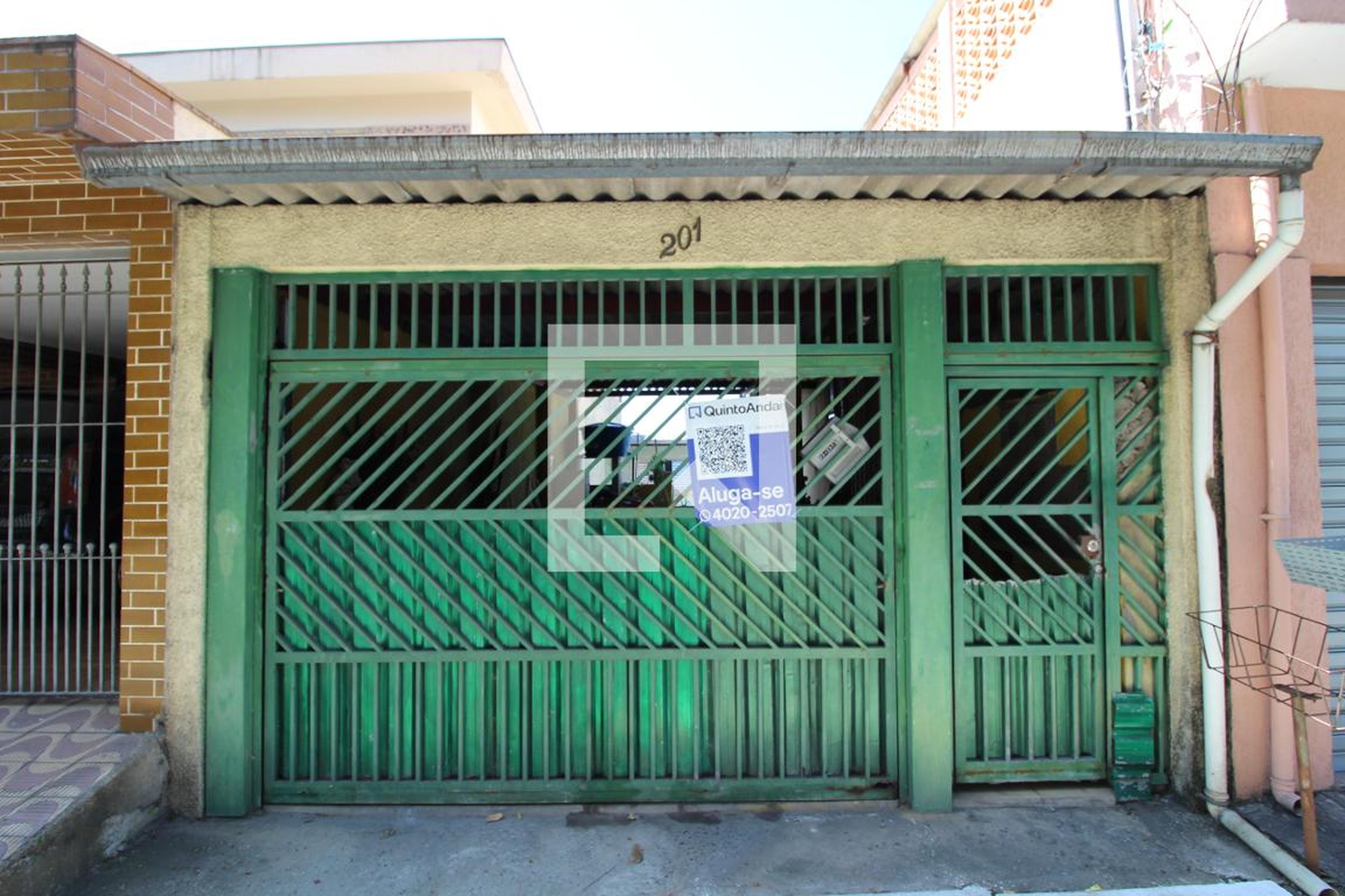 Fachada Condomínio em Rua Salvador Mota, 201