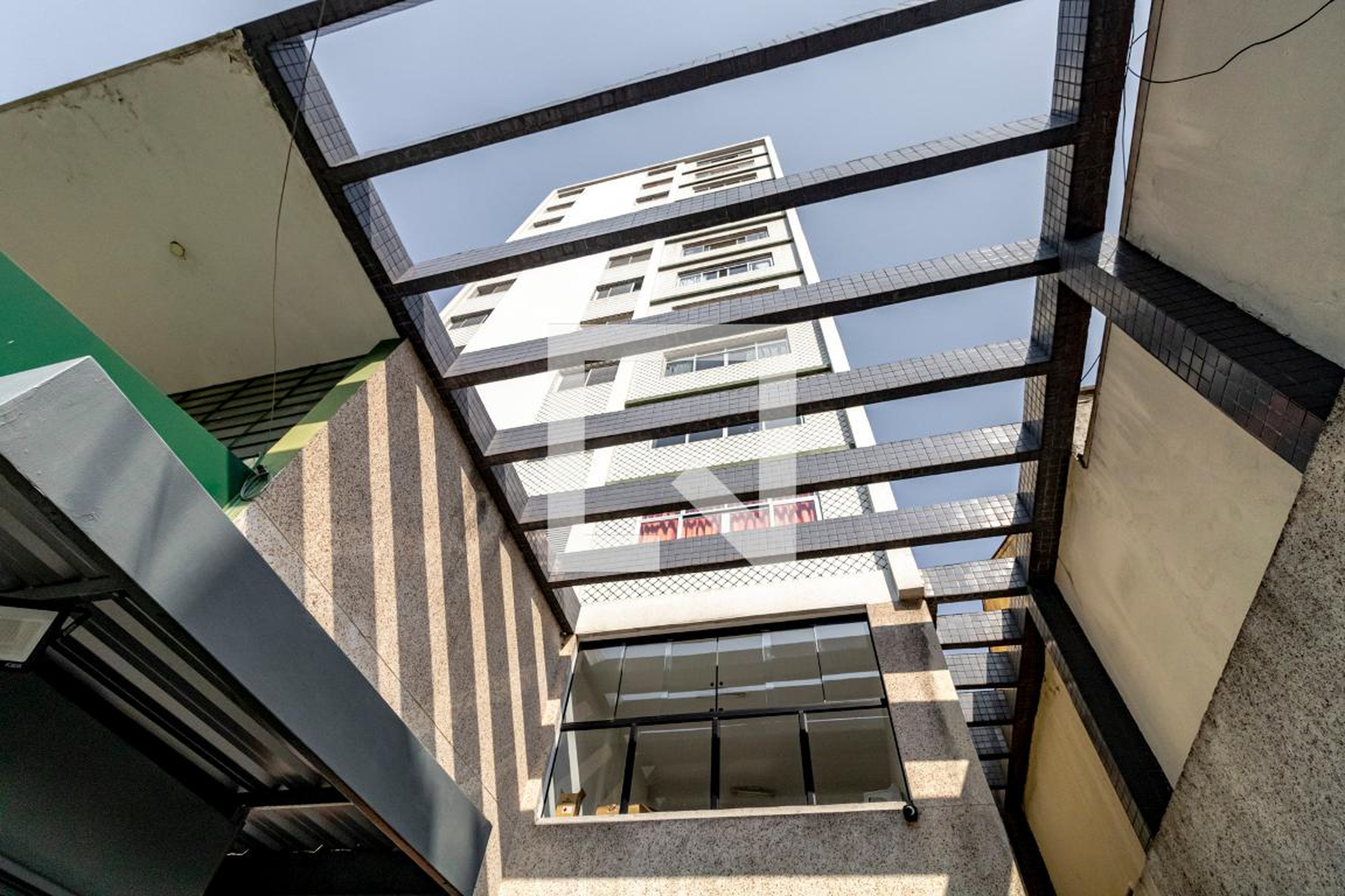 Fachada do Condomínio Edifício Tricelia