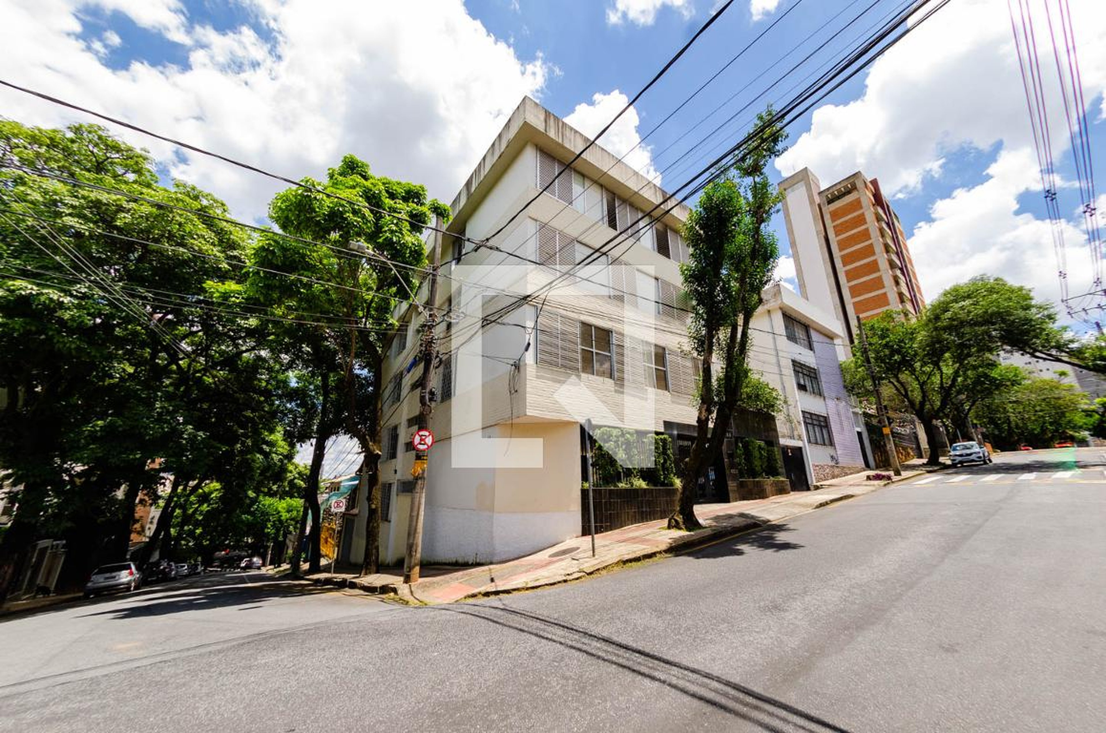 Fachada Condomínio em Rua Lavras, 624