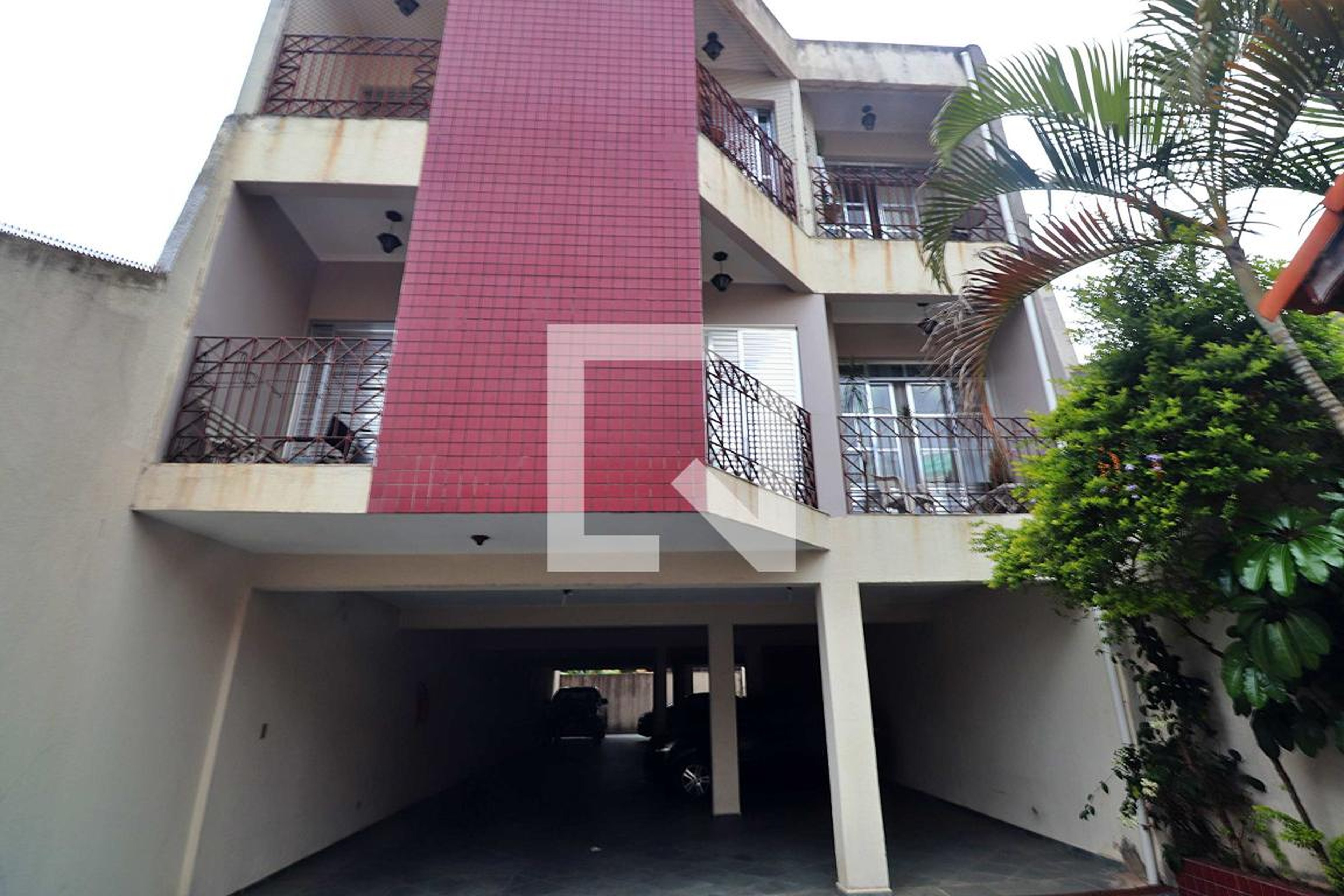 Fachada Condomínio em Rua Buenos Aíres, 158