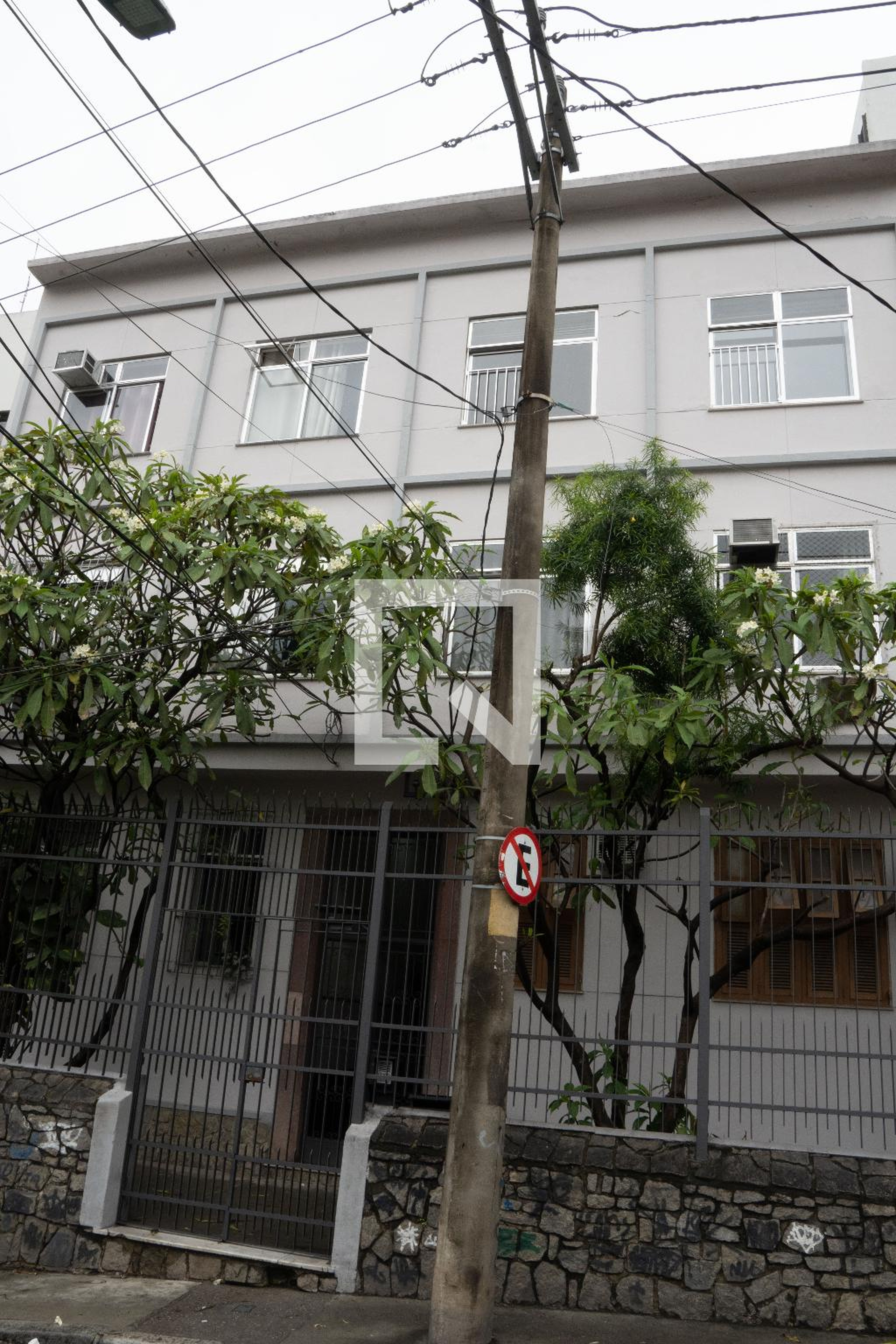 Fachada do Prédio Condomínio em Rua Mário Portela, 71