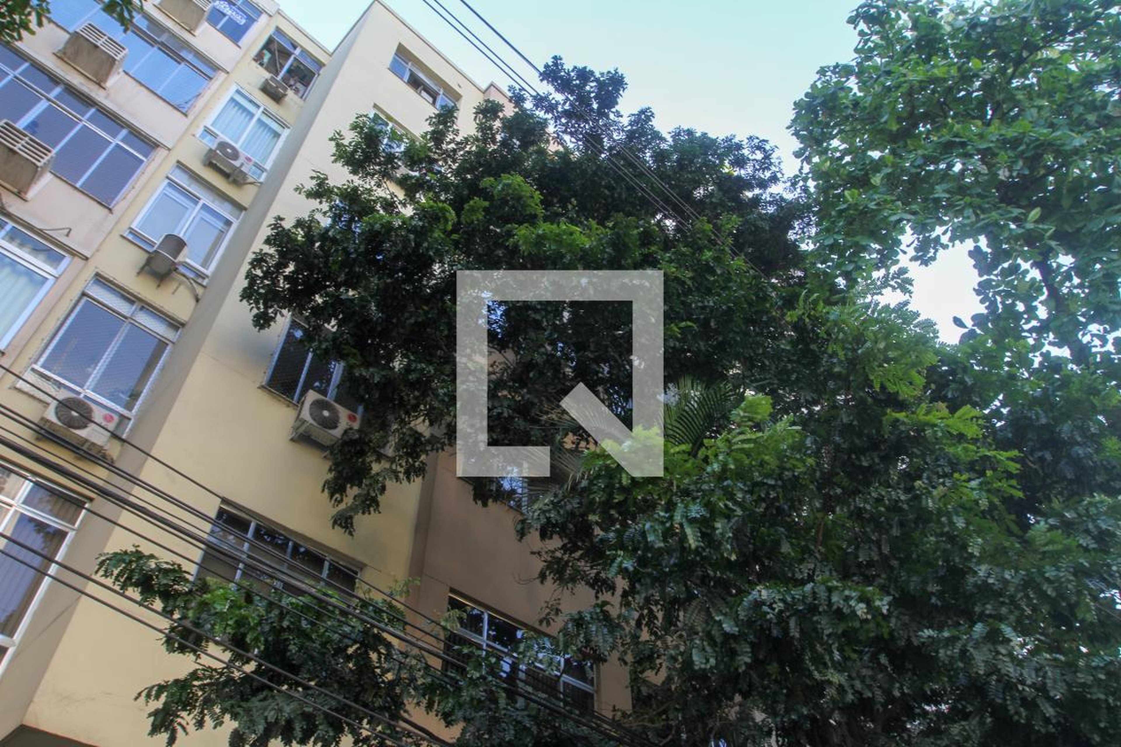 Fachada do Prédio Condomínio em Avenida Bartolomeu Mitre, 1099