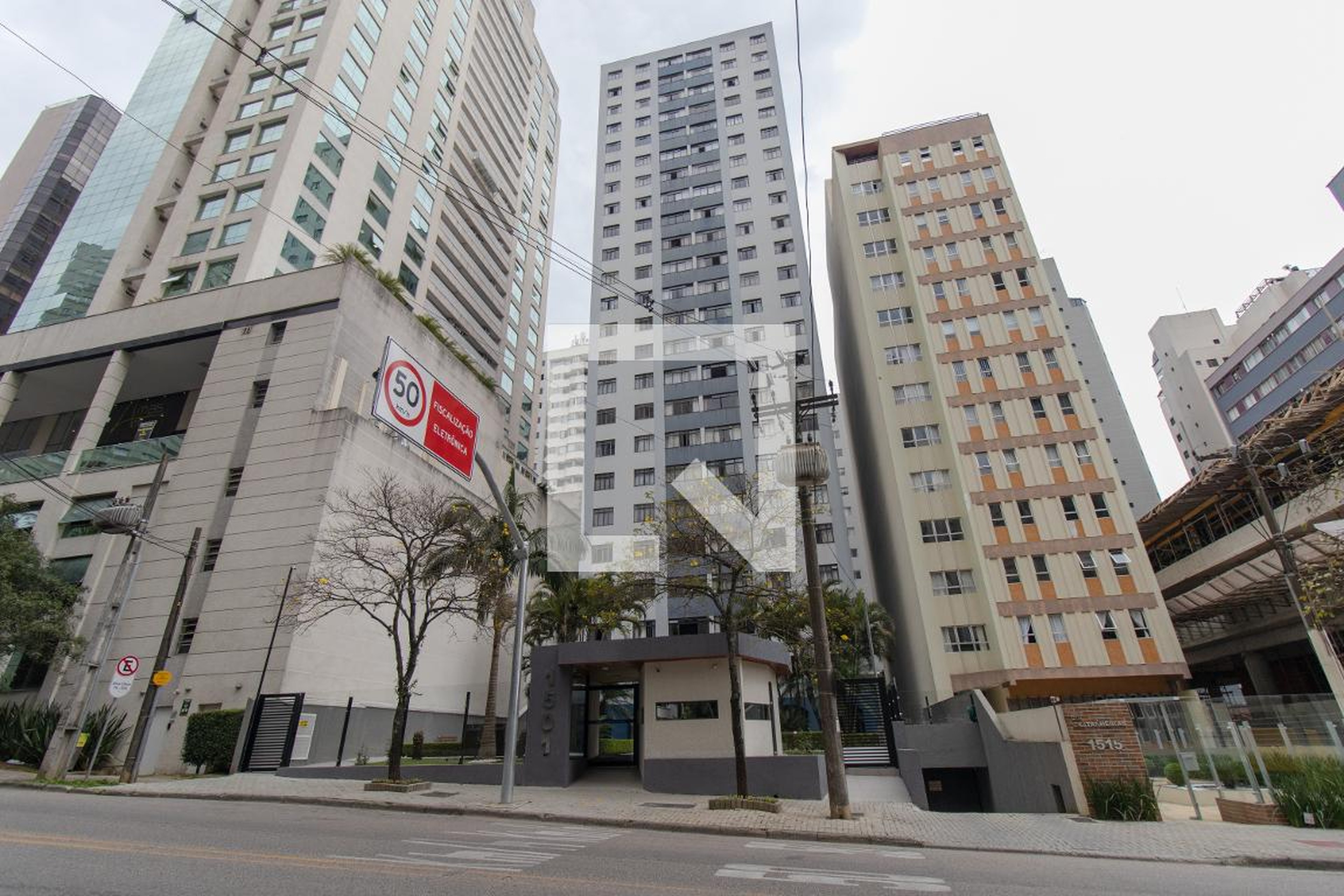 Fachada do Condomínio Condomínio Parque Residencial Tibre