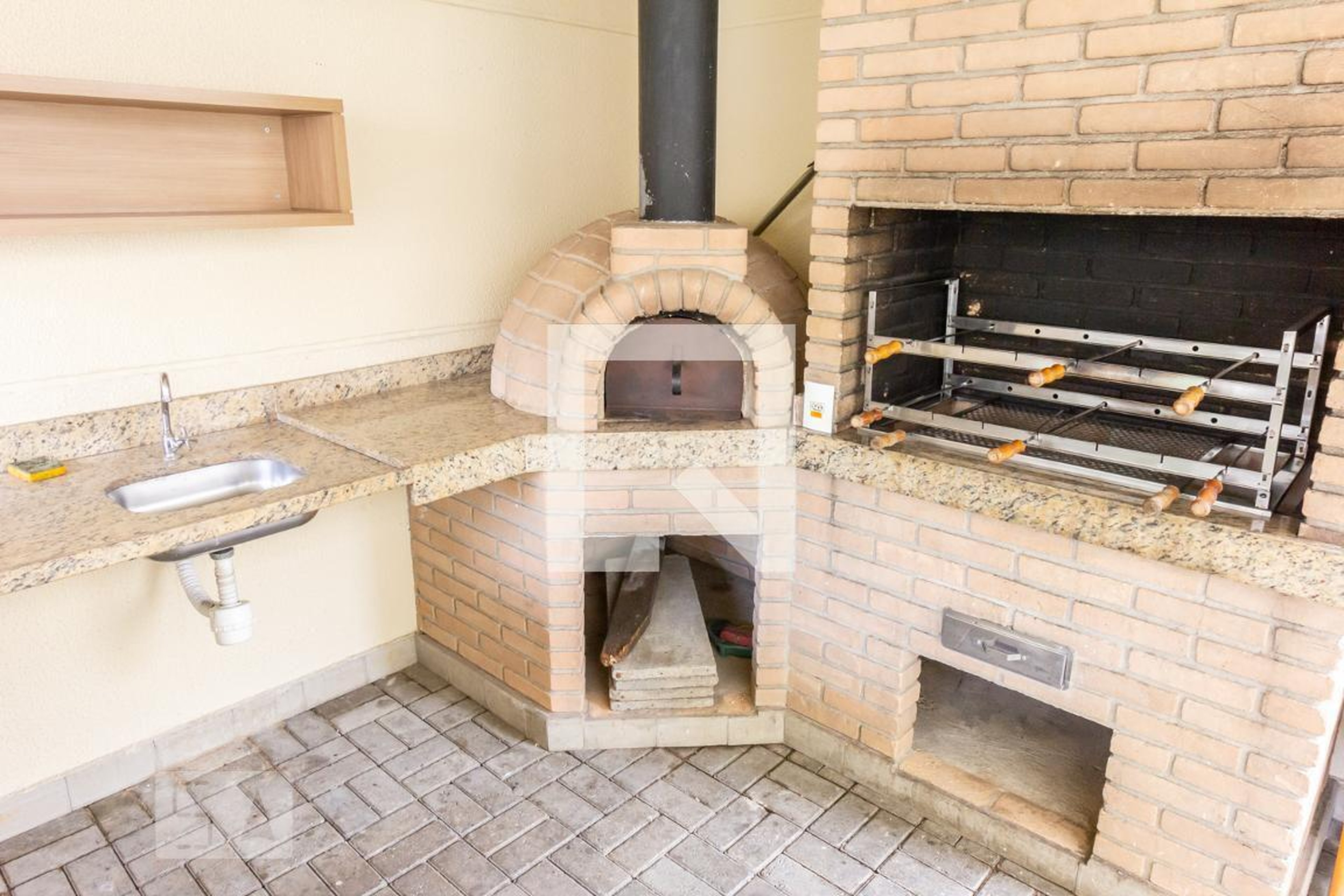 Churrasqueira - Edifício Giro