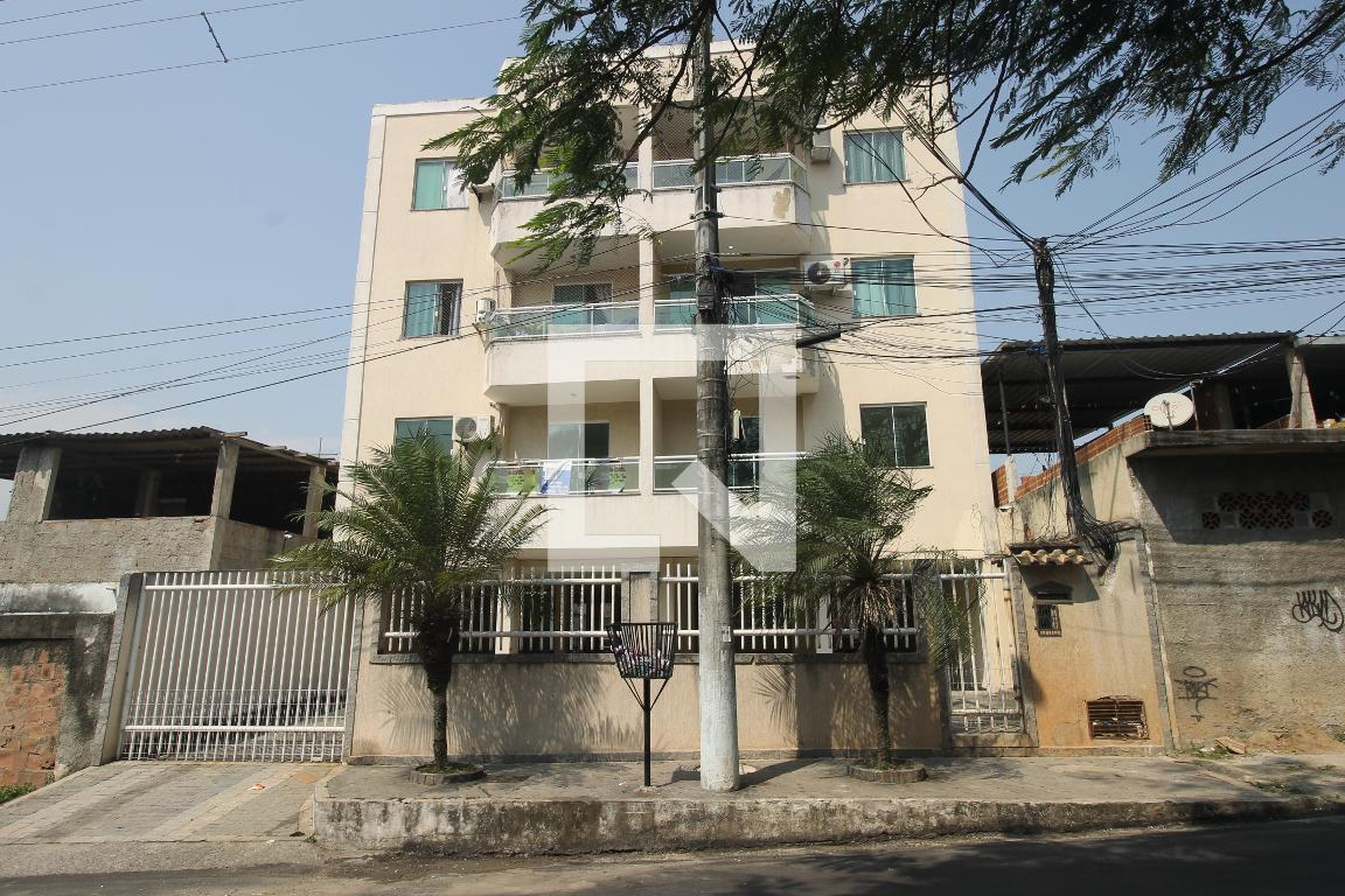 Fachada Condomínio em Rua Raul Lengruber, 282